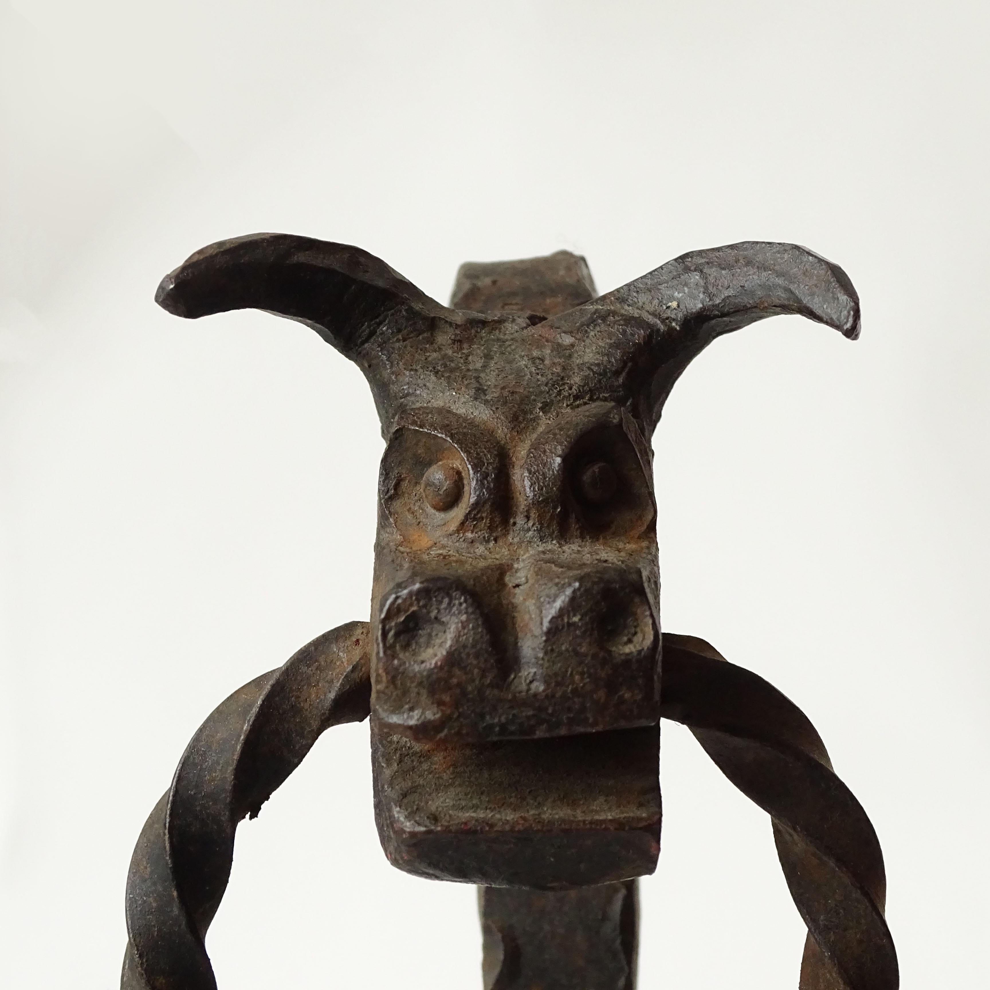 Italienische schmiedeeiserne Drachen-Feuerböcke, 1920er Jahre (Frühes 20. Jahrhundert) im Angebot