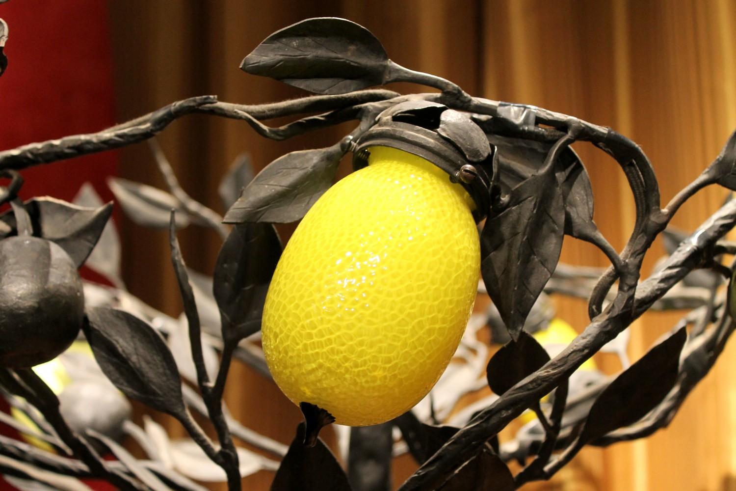 Italian Wrought Iron Tree Floor Lamp with Blown Glass Lemons Shape Shades, 1930s 9