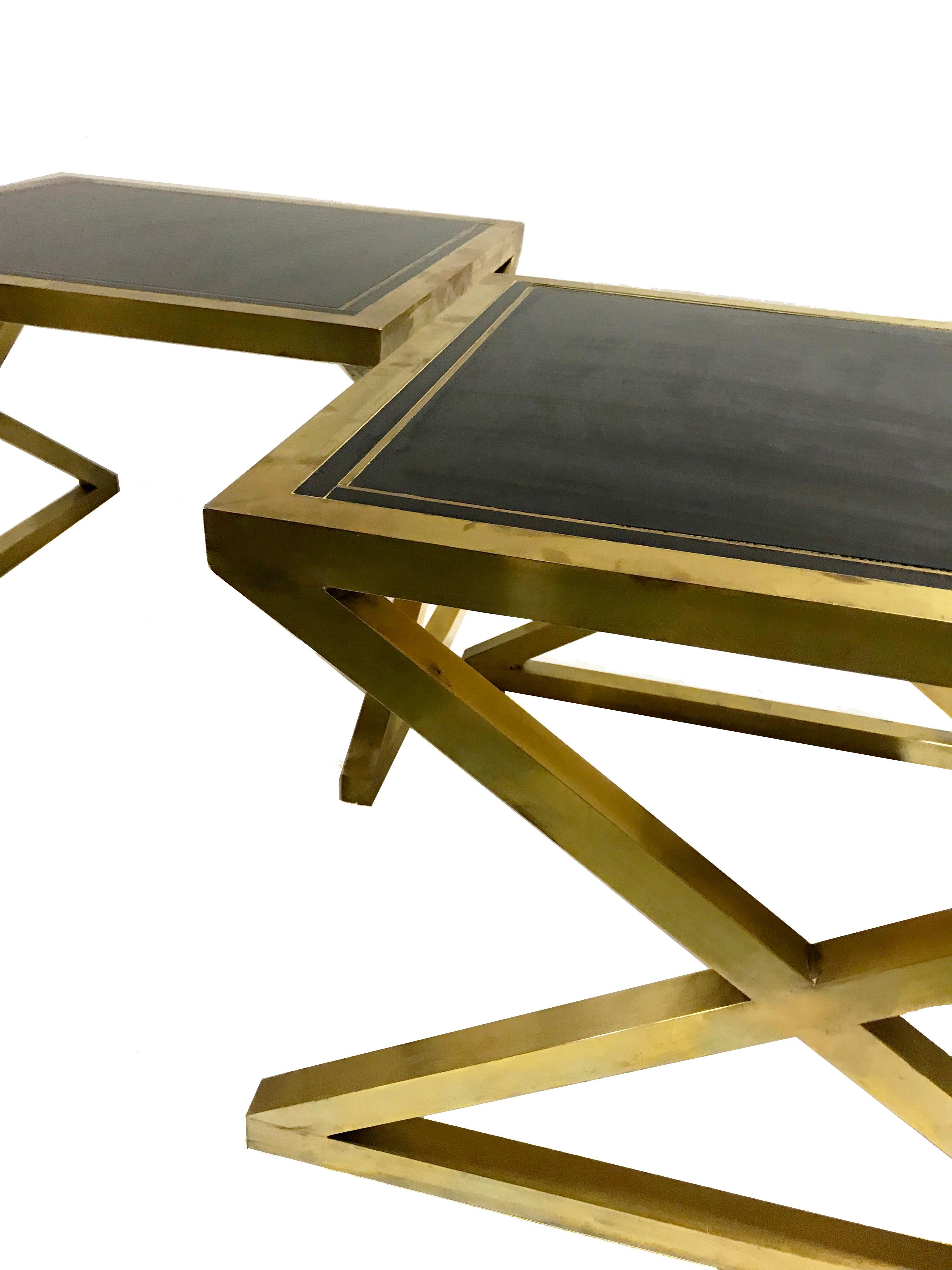 Italian X-Frame Side Tables, Pair, Bronze with Black Murano Glass Mirror Top In Excellent Condition For Sale In NEW YORK, NY