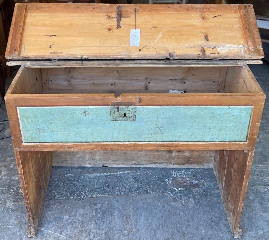 Italian XIX Painted Pine Counter with Inner Chamber and Original Hardware 4