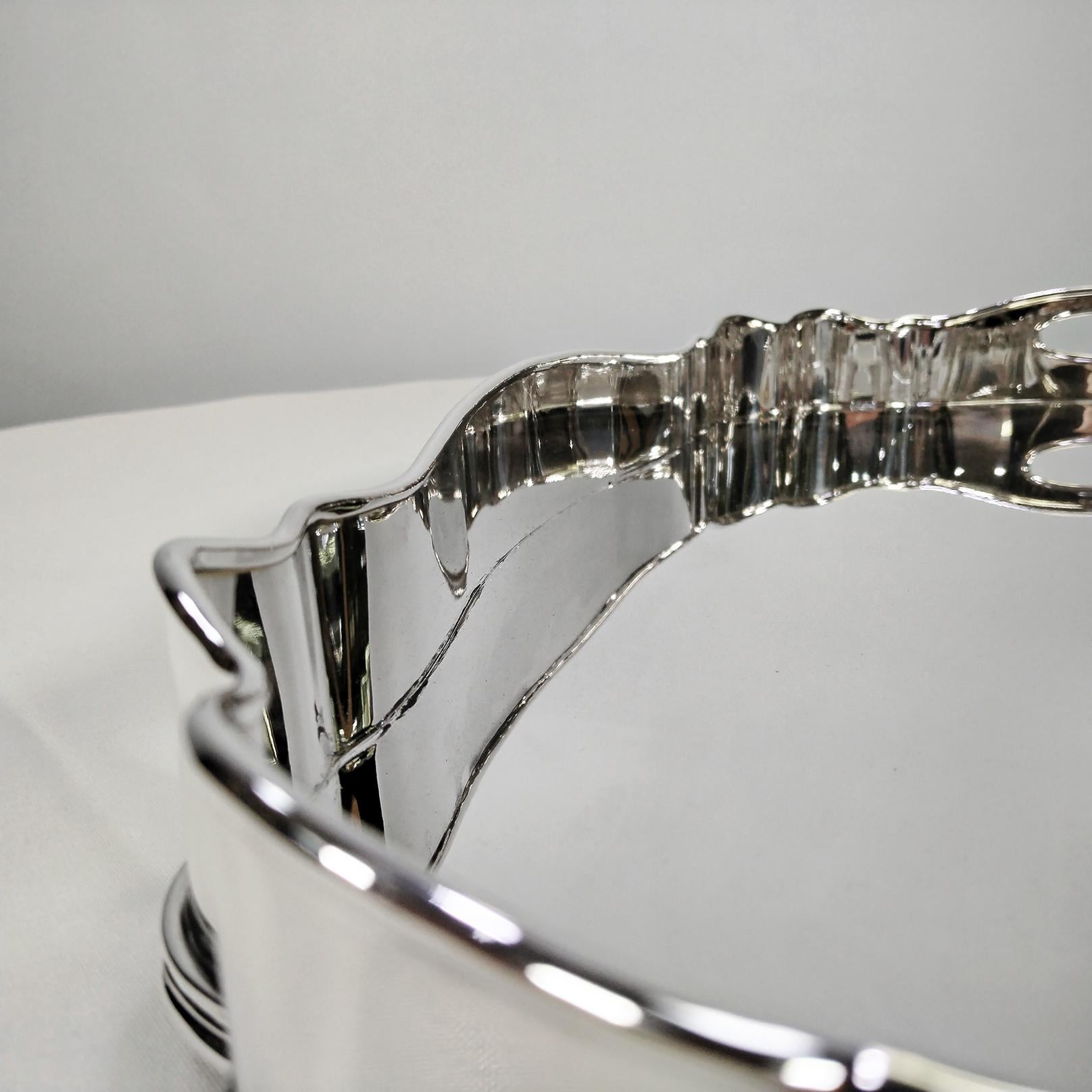Bandeja de plata de ley italiana del siglo XX de estilo barroco Plata esterlina en venta