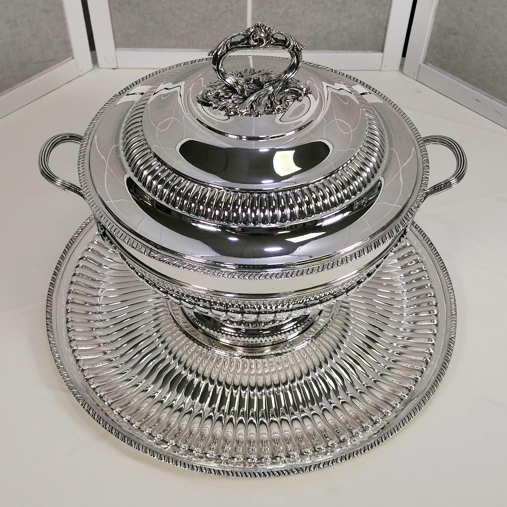 Forged Italian XXI Century Sterling Silcer Soup Tureen in Queen Ann Style For Sale
