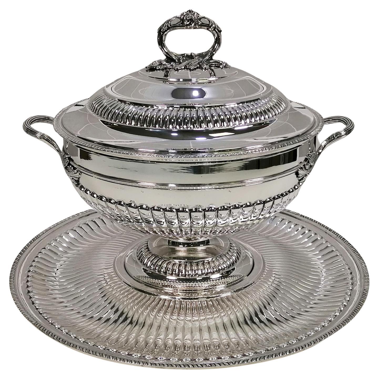 Italian XXI Century Sterling Silcer Soup Tureen in Queen Ann Style For Sale
