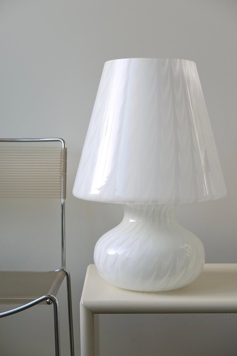 Mid-Century Modern Italian XXL vintage Murano mushroom white glass lamp H: 52 cm For Sale