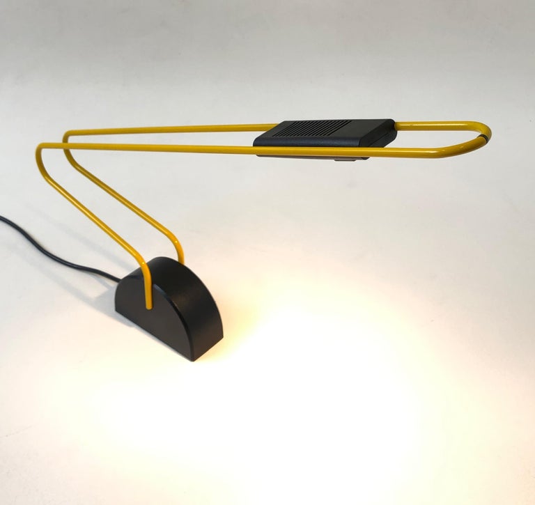 Italian Yellow and Black Postmodern Desk Lamp In Excellent Condition For Sale In Palm Springs, CA