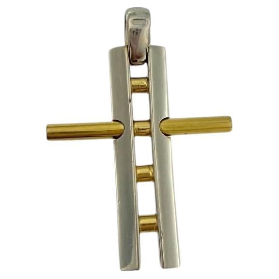 Cruz italiana de oro amarillo y blanco en forma de escalera