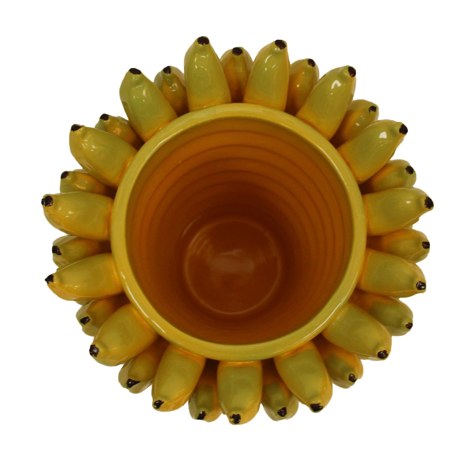 Vase en céramique jaune italienne à motifs de fruits Bon état à Madrid, ES