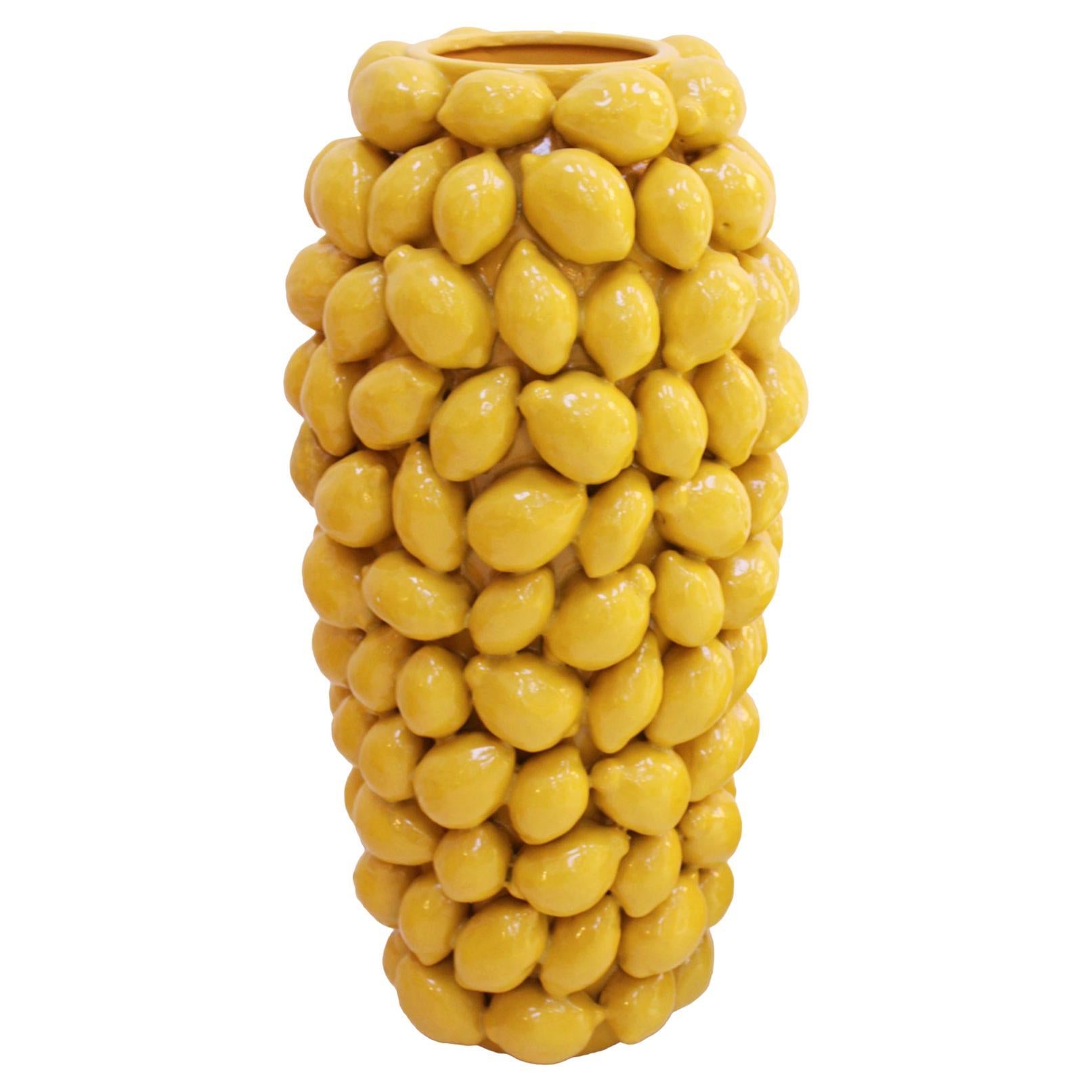 Vase italien en céramique jaune avec motifs de fruits citrons