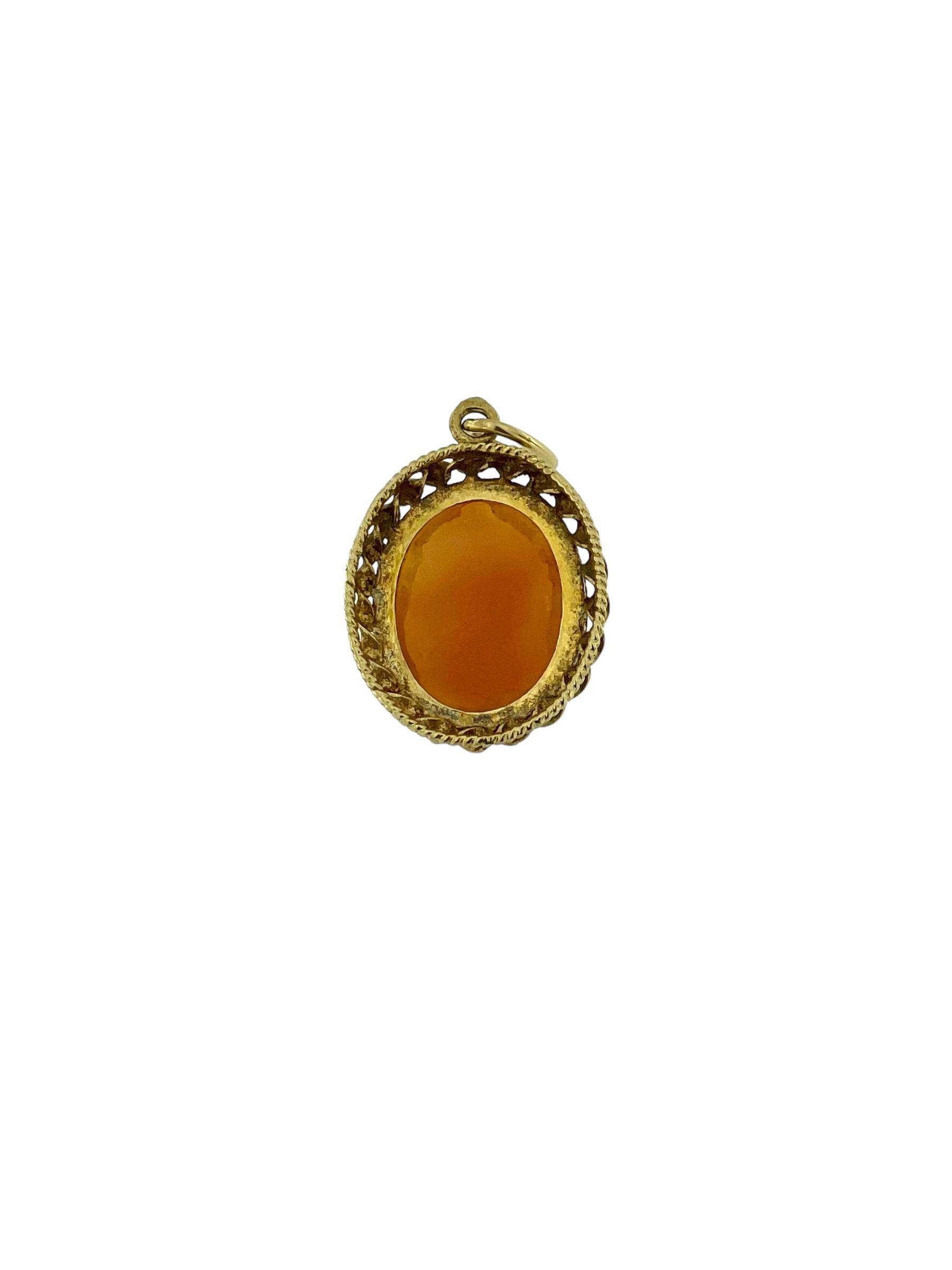 Women's or Men's Italian Yellow Gold Cameo Pendant For Sale