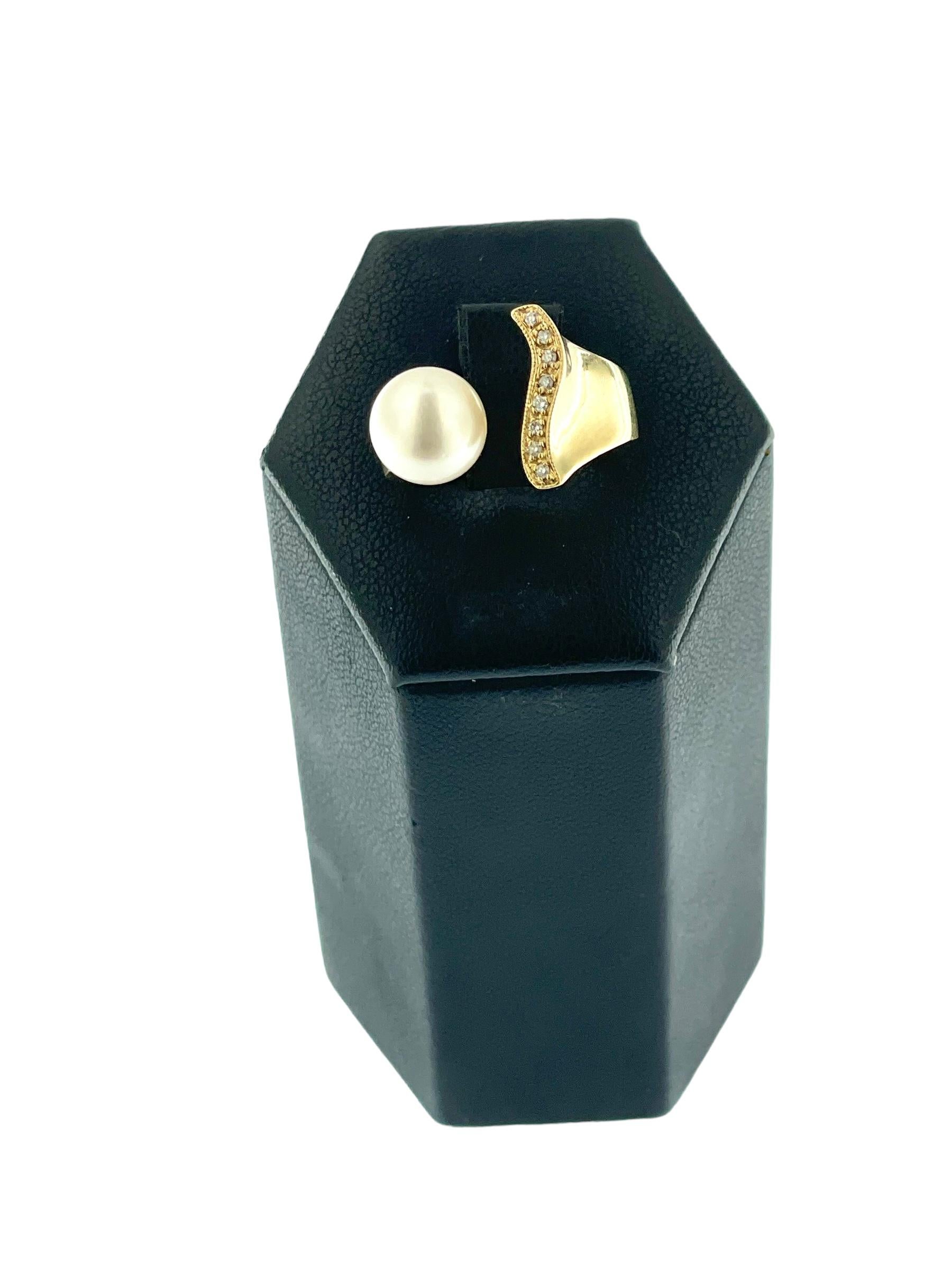 Brilliant Cut Italian Yellow Gold Cocktail Ring with Diamonds and Pearl For Sale