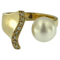 Italian Yellow Gold Cocktail Ring with Diamonds and Pearl