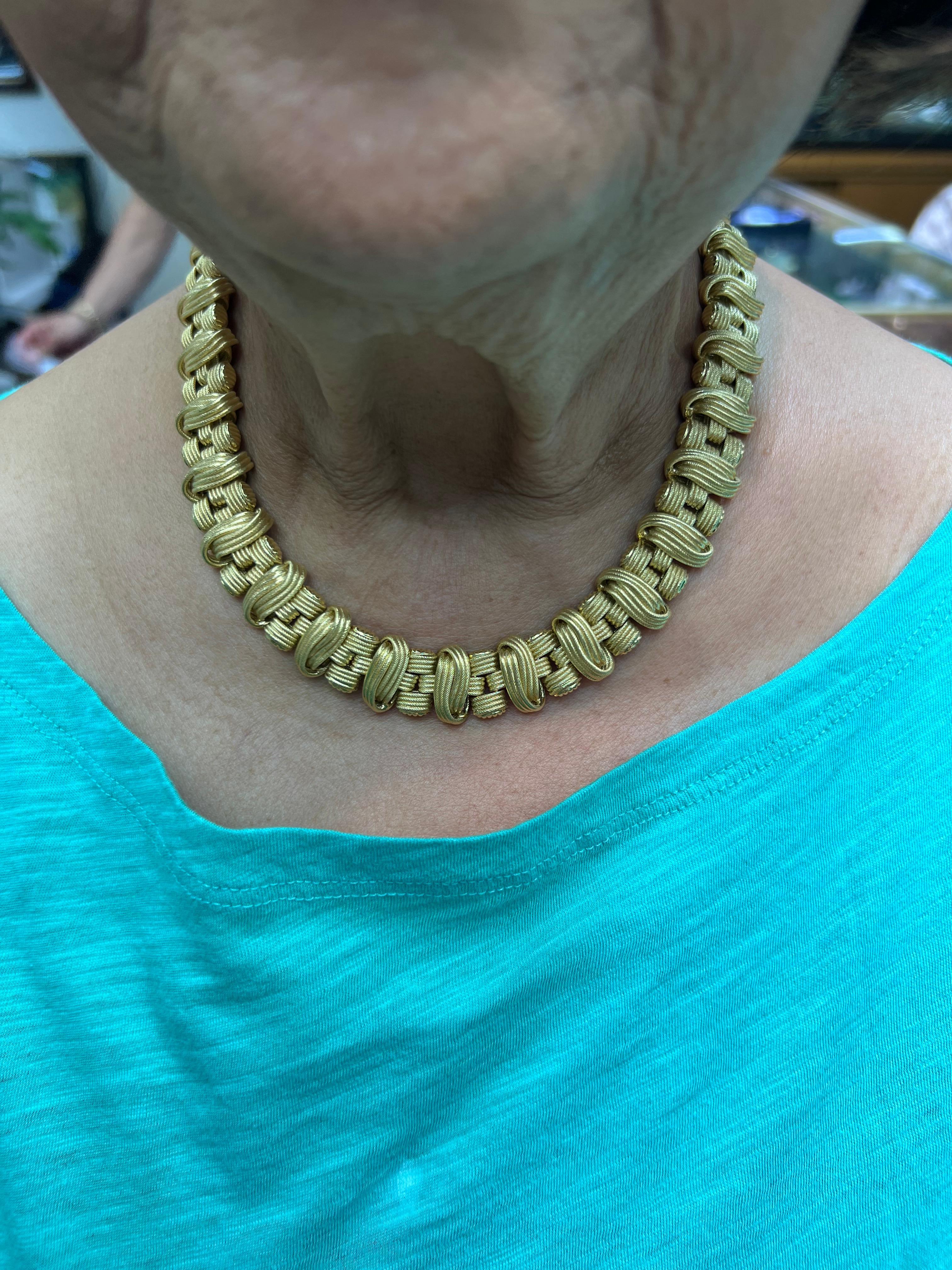 Italian Yellow Gold Diamond Link Necklace In Good Condition For Sale In Los Angeles, CA