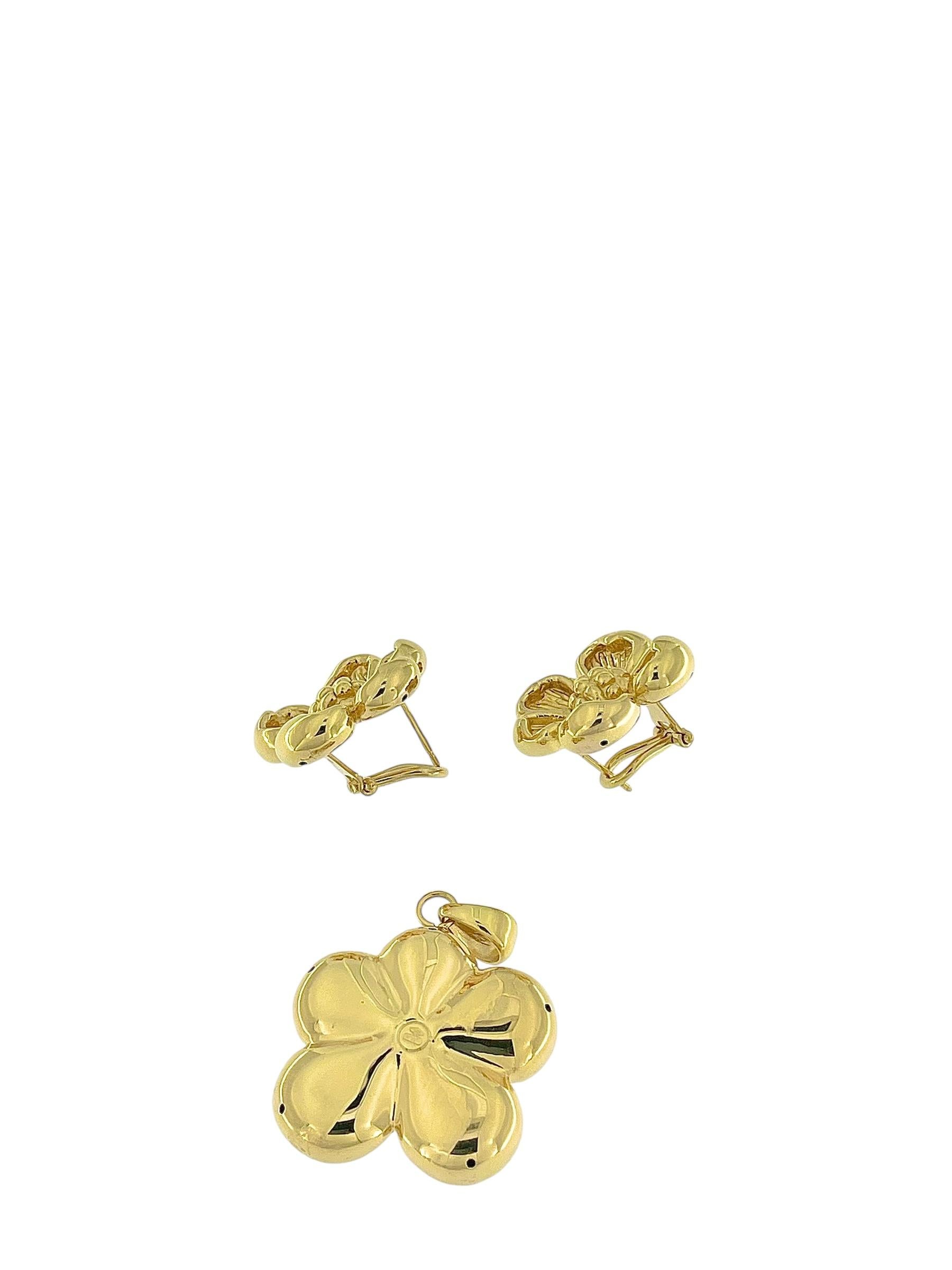 Italian Yellow Gold Earrings and Pendant Flower Design Set For Sale 5