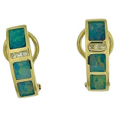 Pendientes Italianos de Oro Amarillo con Diamantes y Ópalo