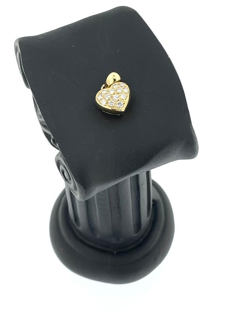 Taille brillant Pendentif italien en or jaune en forme de cœur avec diamants en vente