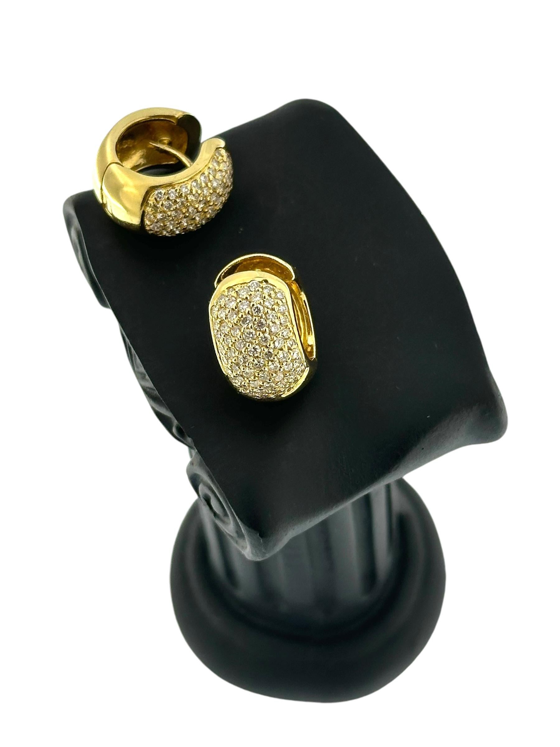 Créoles italiennes en or jaune avec diamants Unisexe en vente