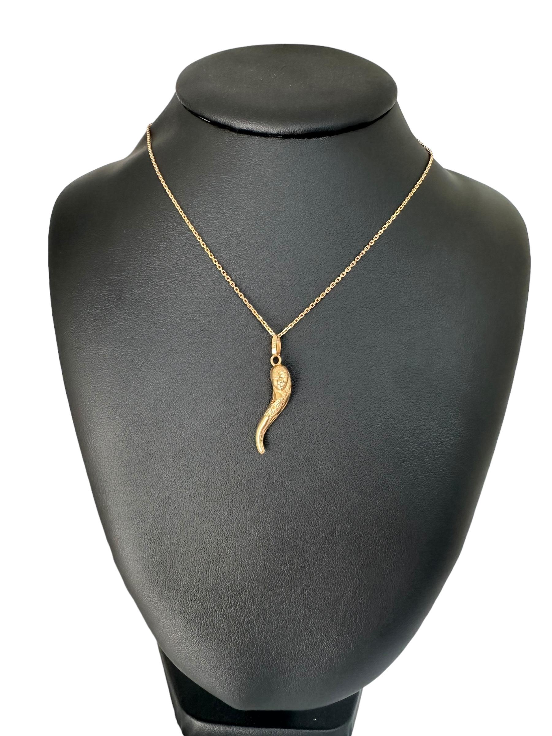 Pendentif italien en or jaune Lucky Horn en vente 2