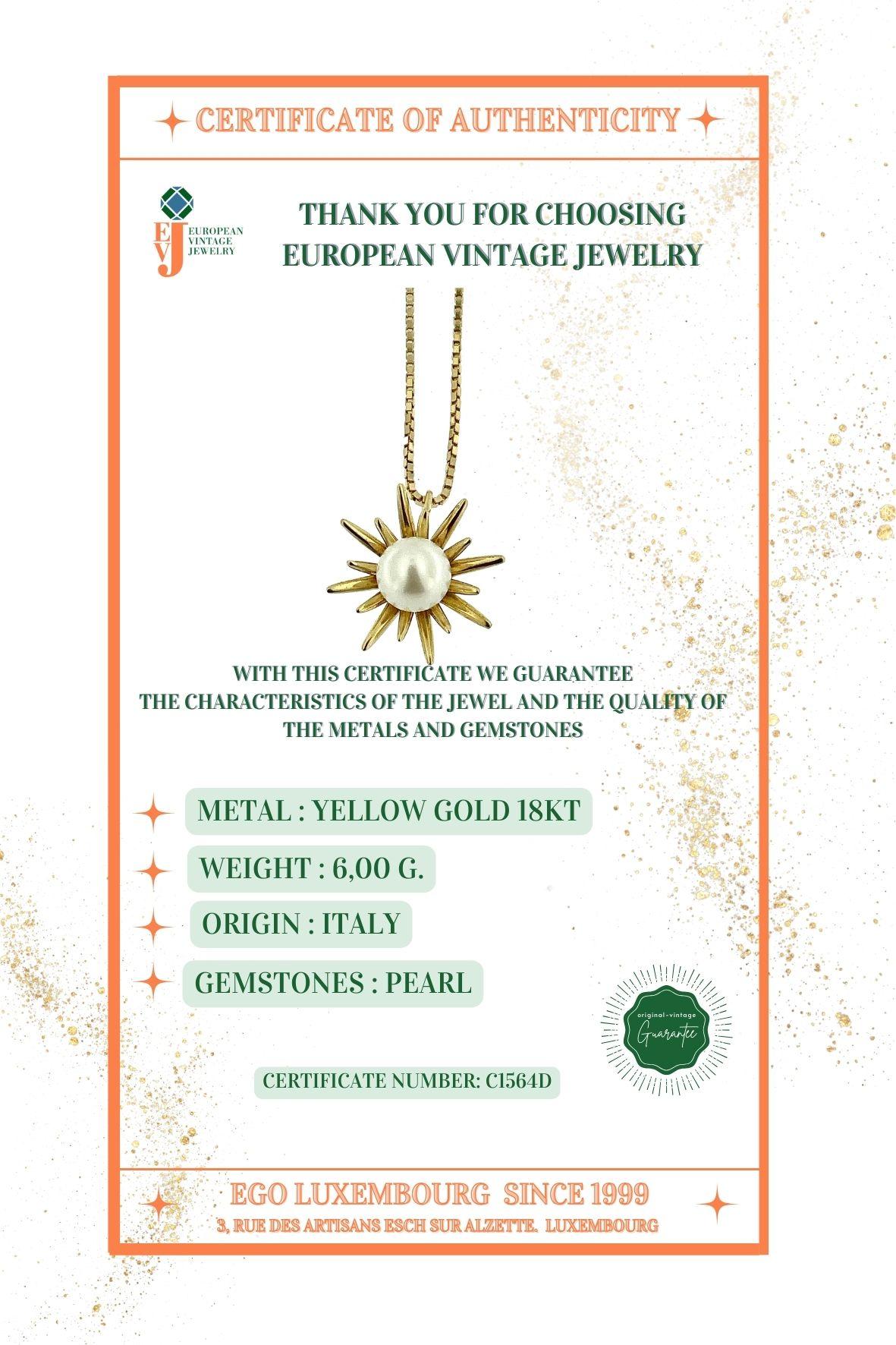 Italian Yellow Gold Necklace Snowflake Pearl Pendant For Sale 4