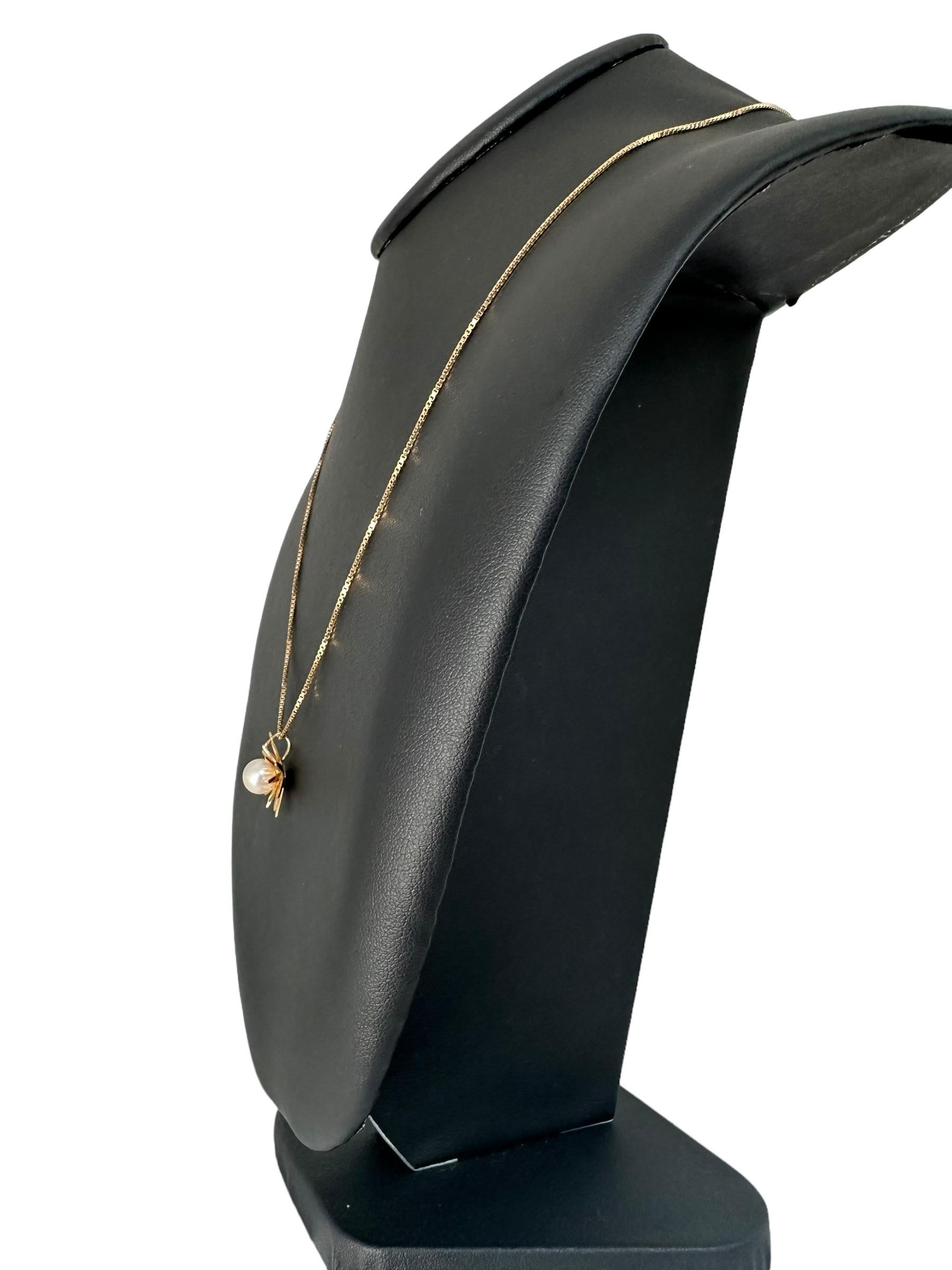 Modern Italian Yellow Gold Necklace Snowflake Pearl Pendant For Sale
