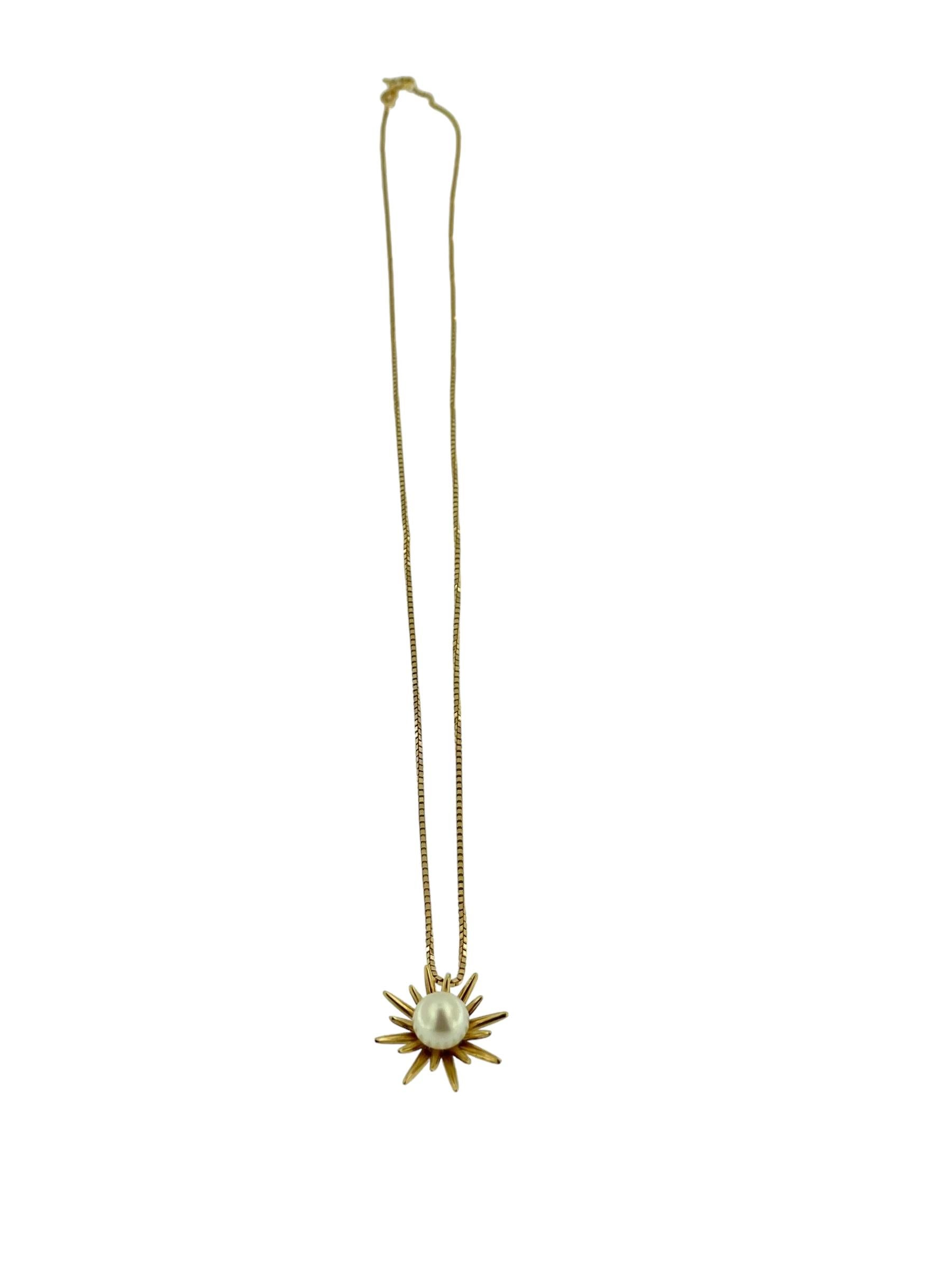 Round Cut Italian Yellow Gold Necklace Snowflake Pearl Pendant For Sale