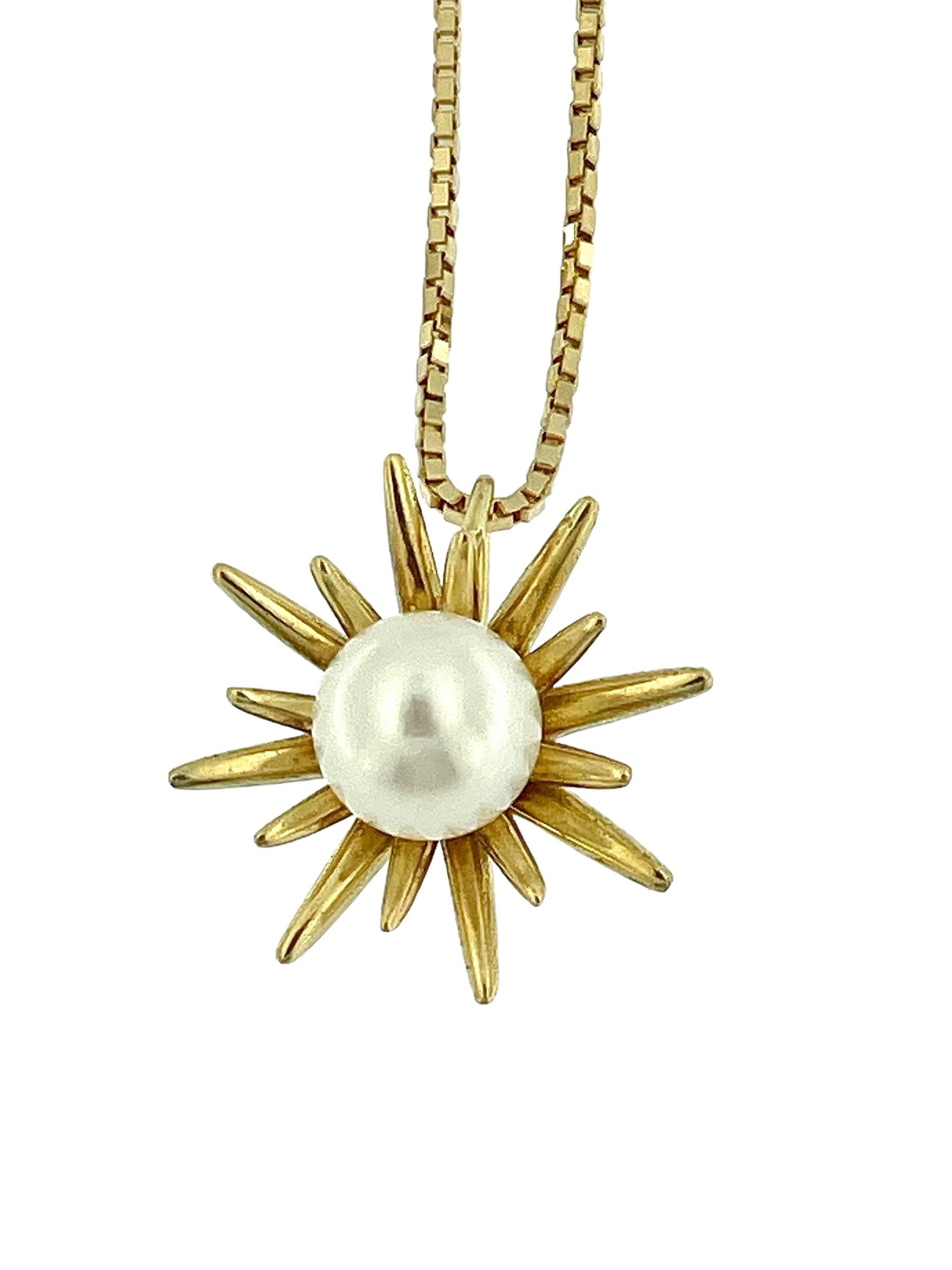 Women's or Men's Italian Yellow Gold Necklace Snowflake Pearl Pendant For Sale