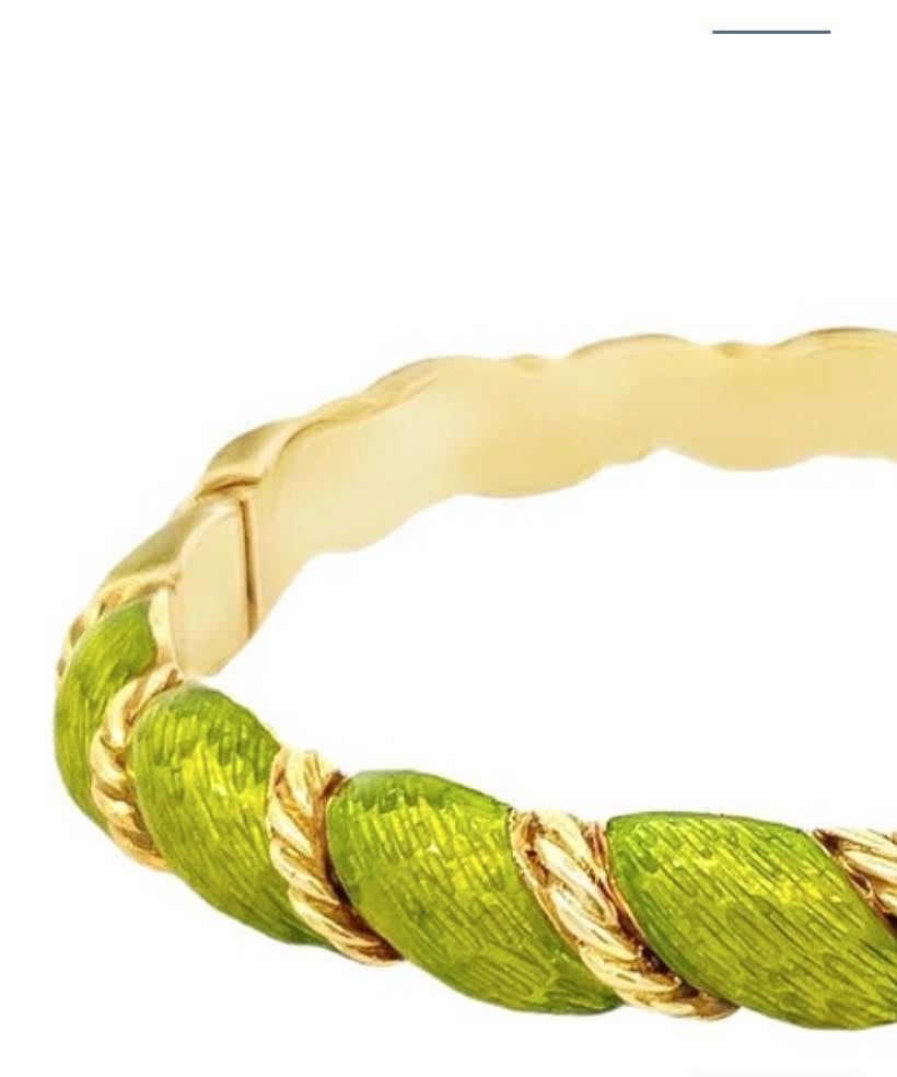 Bracelet italien en or jaune et émail paillonné en vente 3