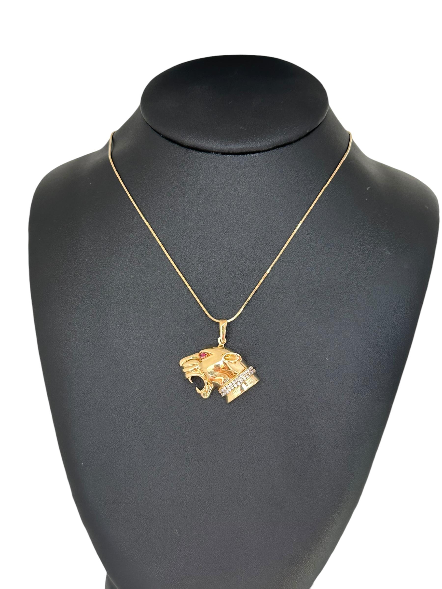 Pendentif tête de panthère italienne en or jaune avec diamants et rubis en vente 1