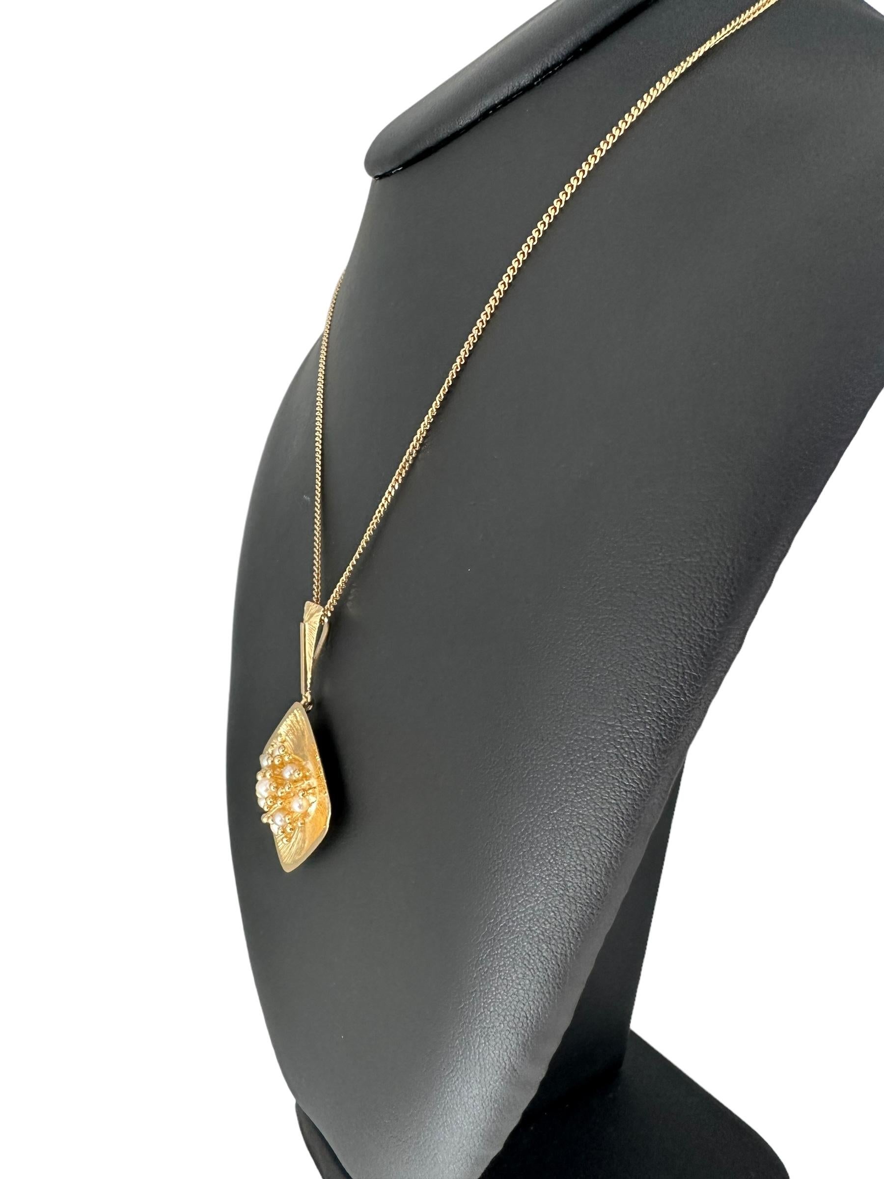 Italian Yellow Gold Pendant with Natural Pearls For Sale 4