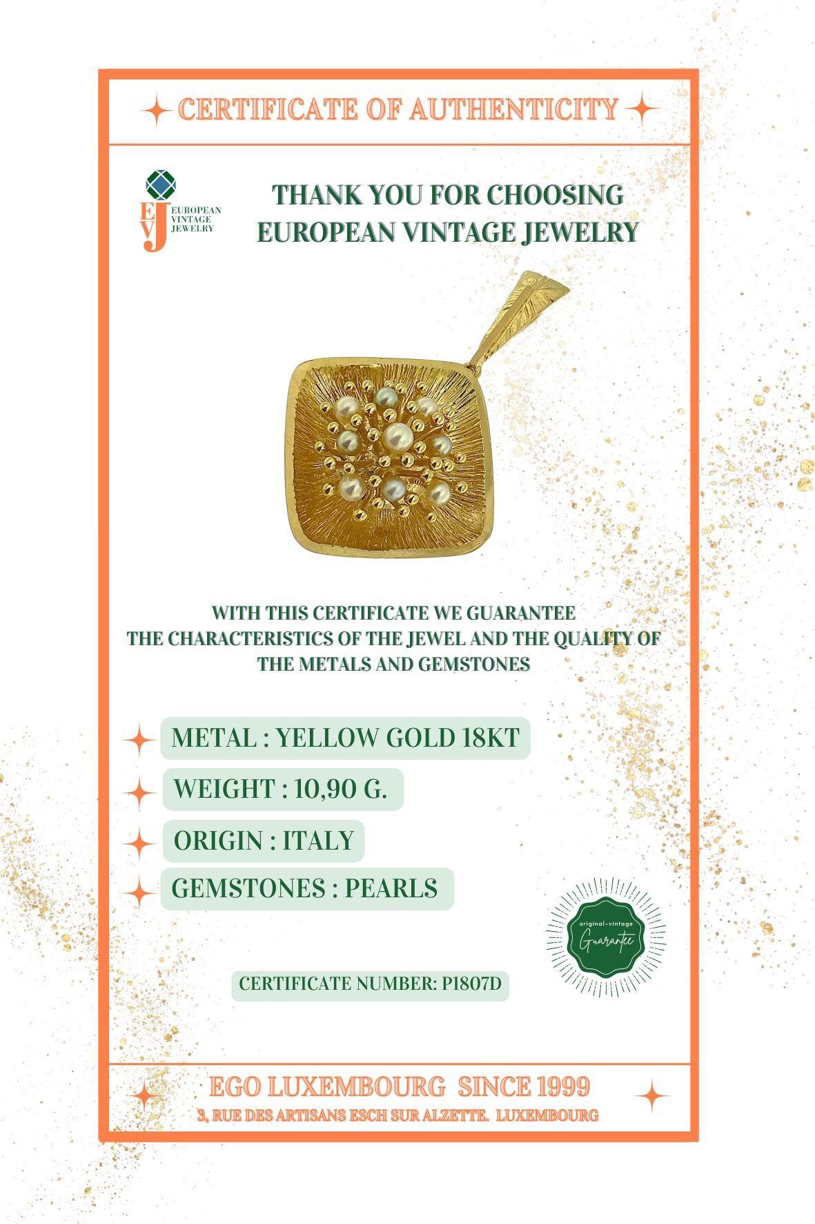 Italian Yellow Gold Pendant with Natural Pearls For Sale 8