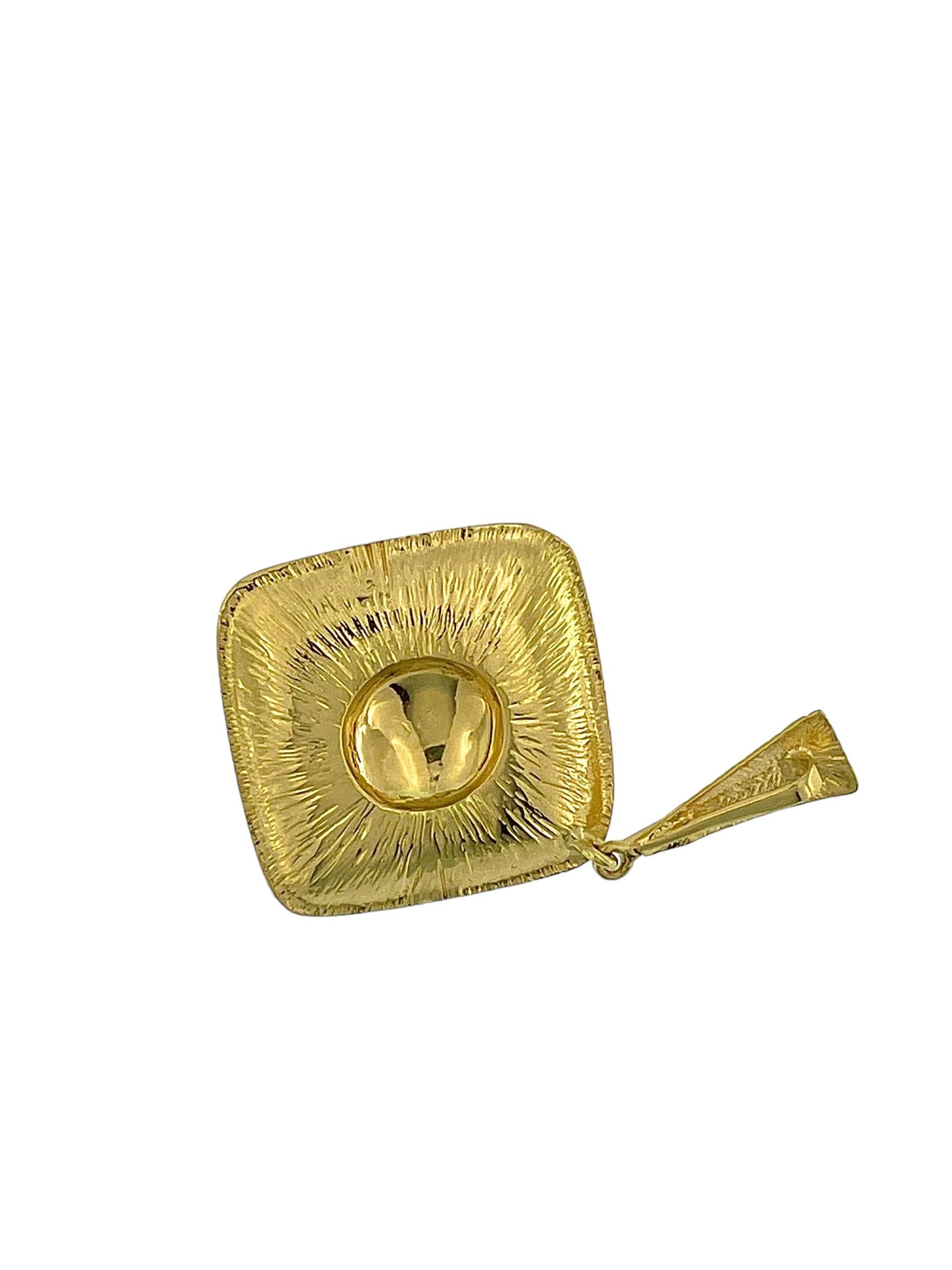 Italian Yellow Gold Pendant with Natural Pearls In Good Condition For Sale In Esch sur Alzette, Esch-sur-Alzette