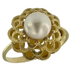 Italian Yellow Gold Solitaire Ring with Pearl