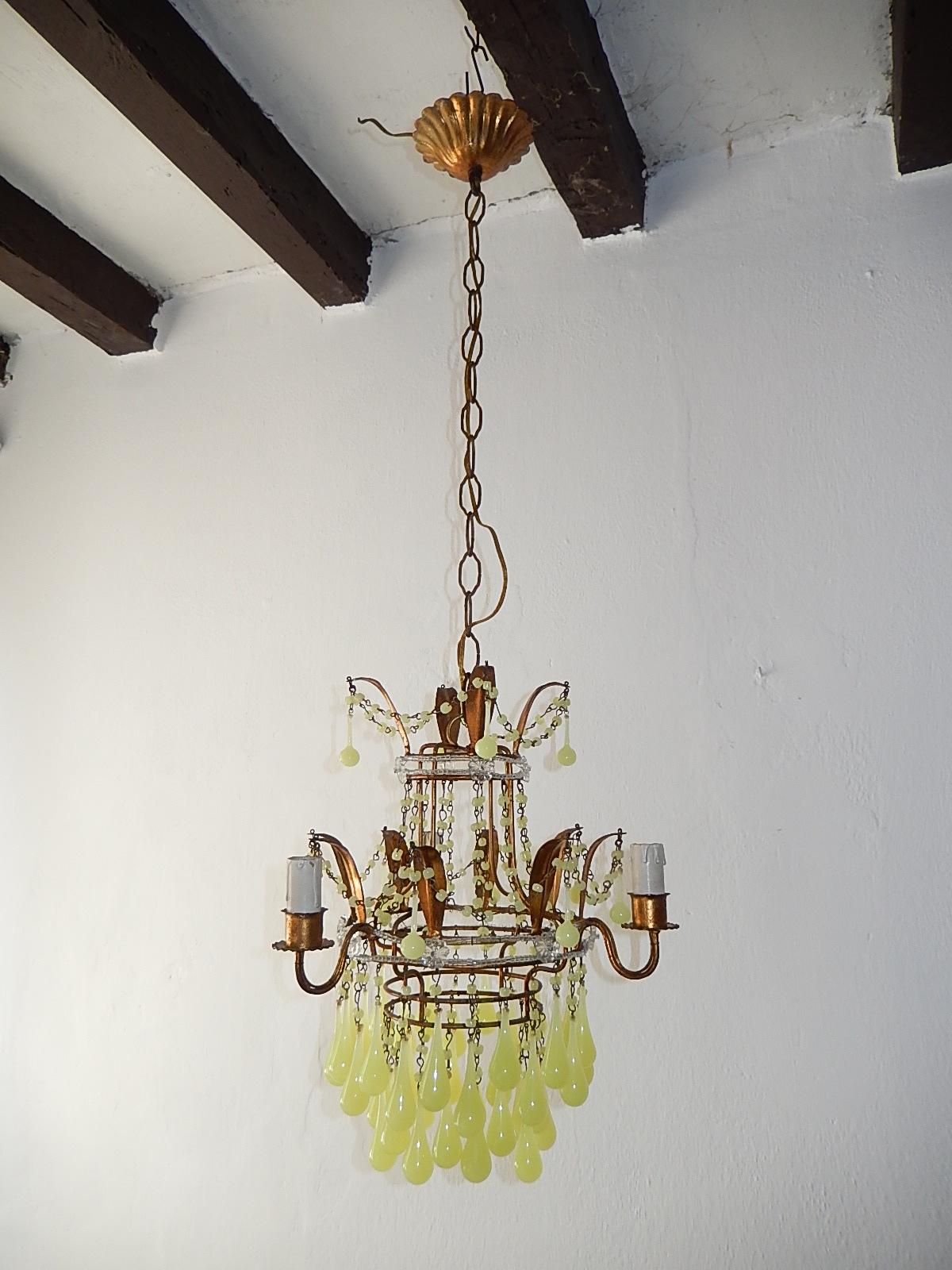 Italian Yellow Opaline Crystal Beaded Murano Drops Chandelier In Good Condition For Sale In Firenze, Toscana