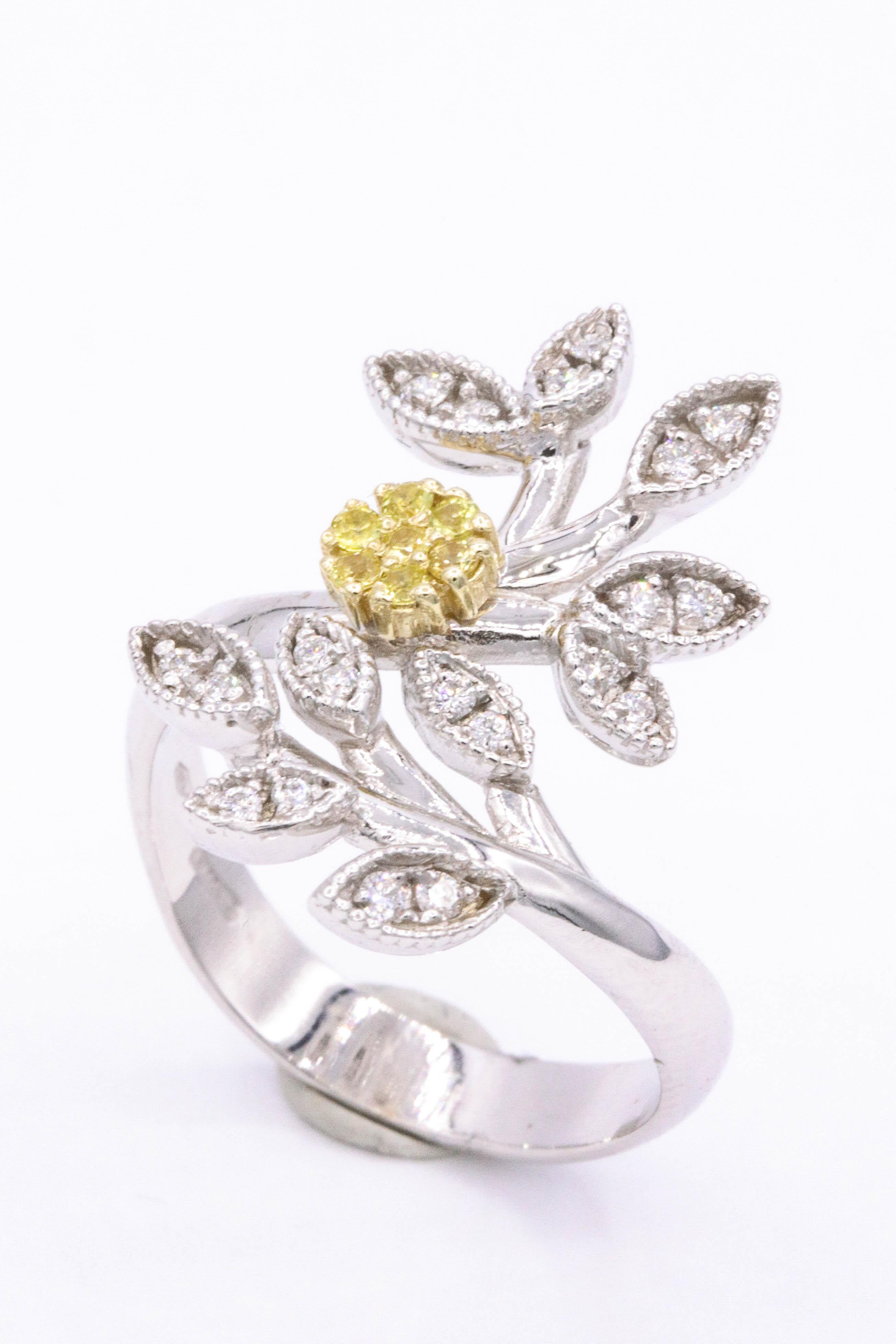 Italian Yellow Sapphires Diamond Floral Ring 0.29 Carat 18 Karat 2
