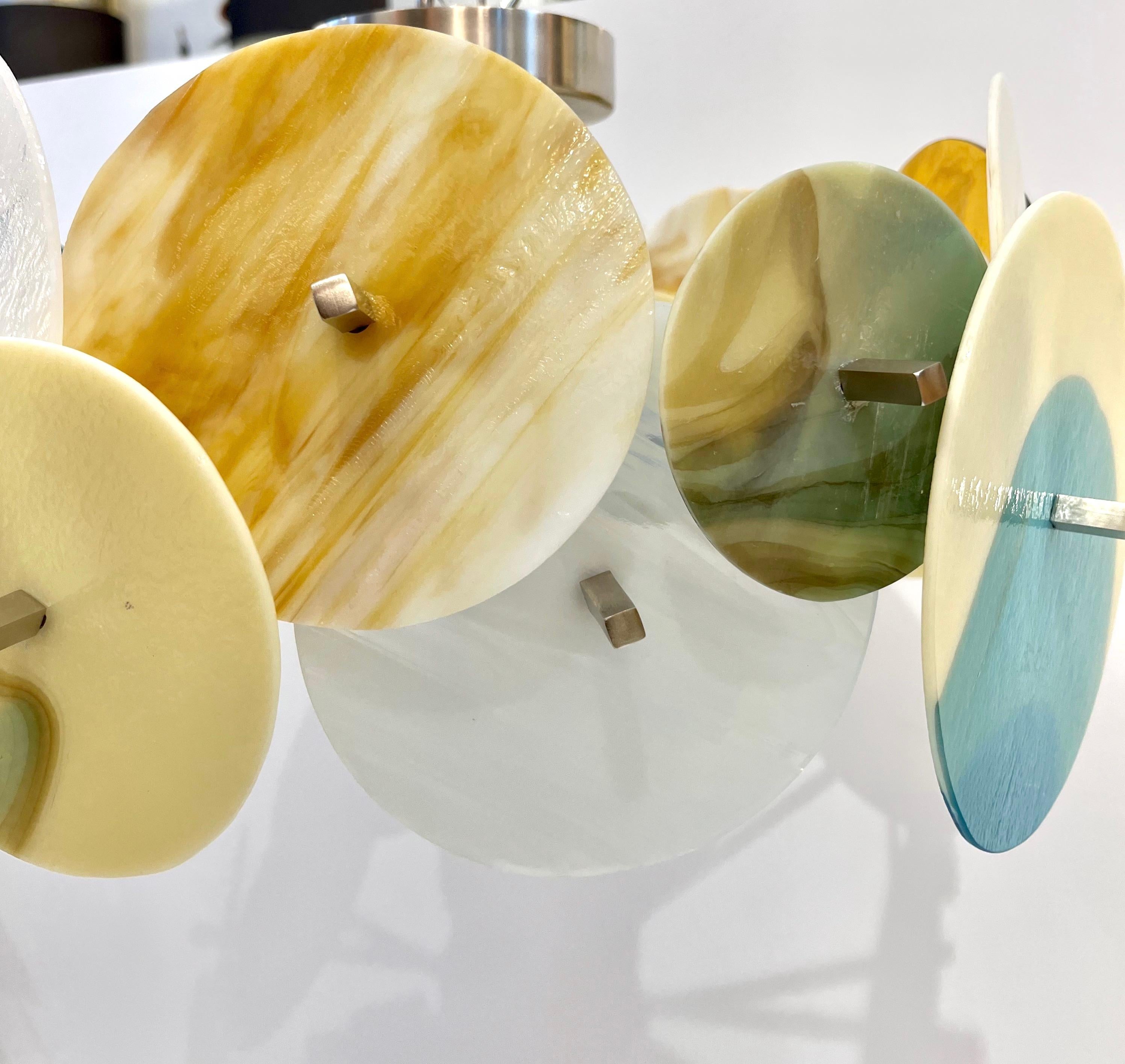 Lustre circulaire italien Spoutnik en verre de Murano nickelé, jaune, blanc et bleu pastel en vente 4