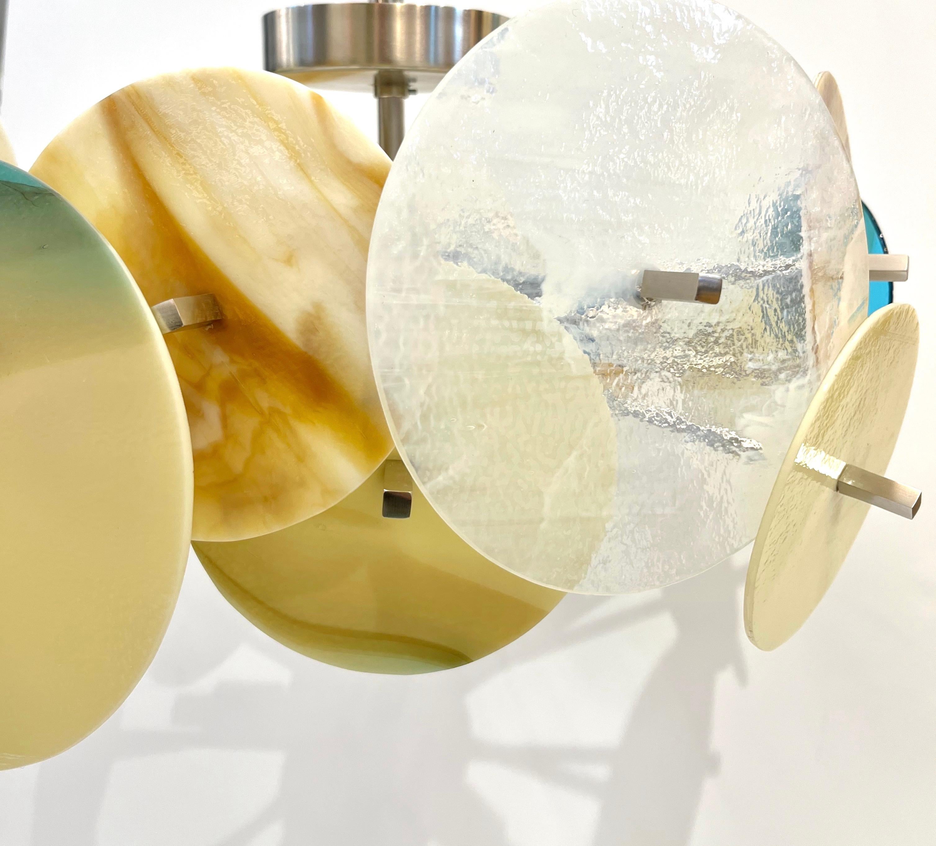 Lustre circulaire italien Spoutnik en verre de Murano nickelé, jaune, blanc et bleu pastel en vente 6