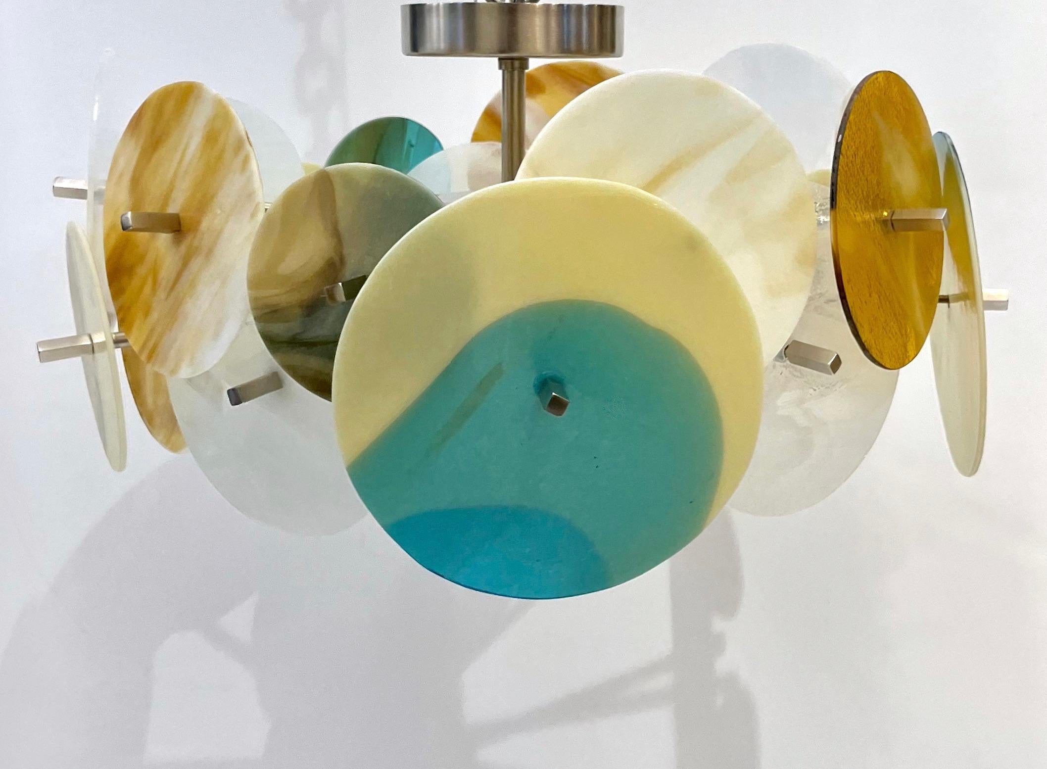 Lustre circulaire italien Spoutnik en verre de Murano nickelé, jaune, blanc et bleu pastel en vente 7