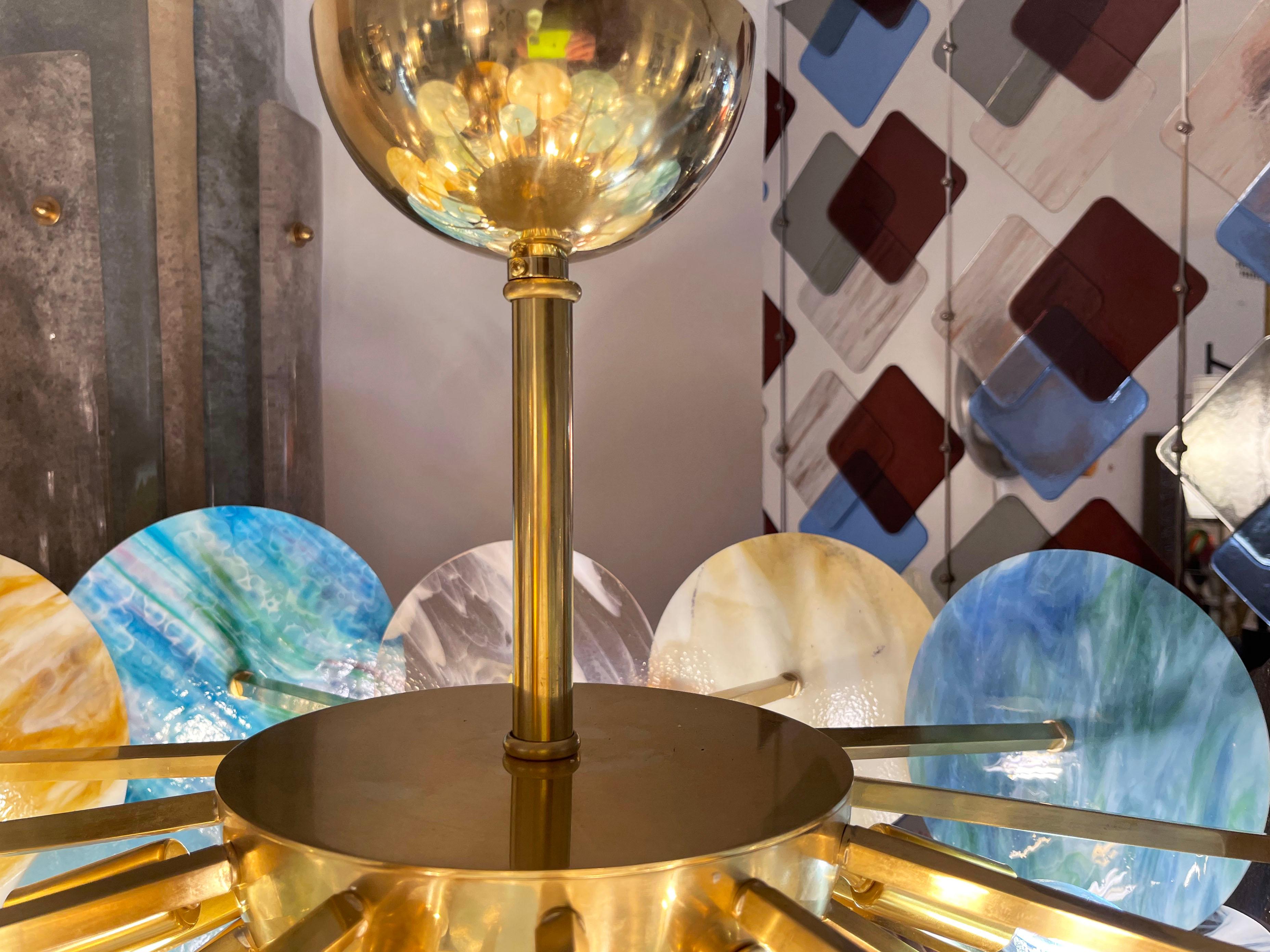 Italienischer Sputnik-Kronleuchter aus Muranoglas und Messing in Gelb, Weiß, Rosa und Aquablau mit Pastell im Angebot 1