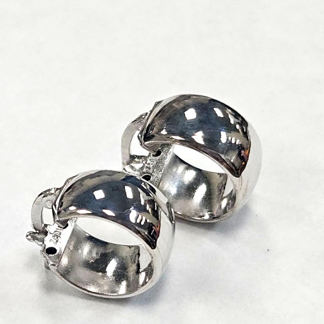 Questi orecchini a cerchio 