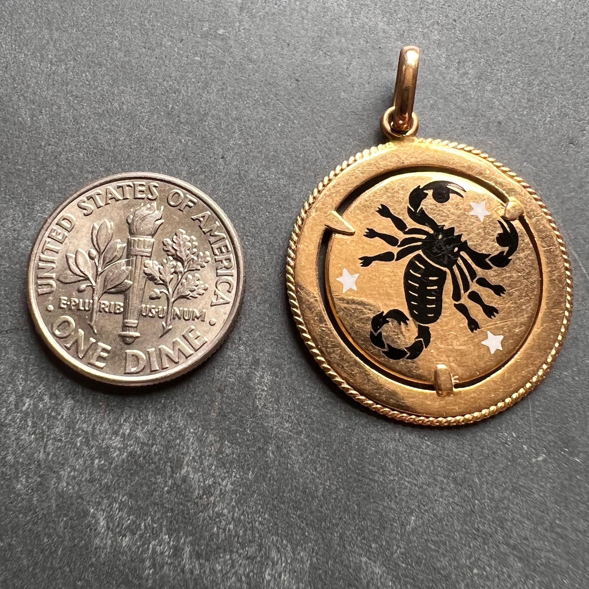 Pendentif en or jaune 18K avec breloque en émail et signe astrologique du Zodiac Scorpion en vente 4
