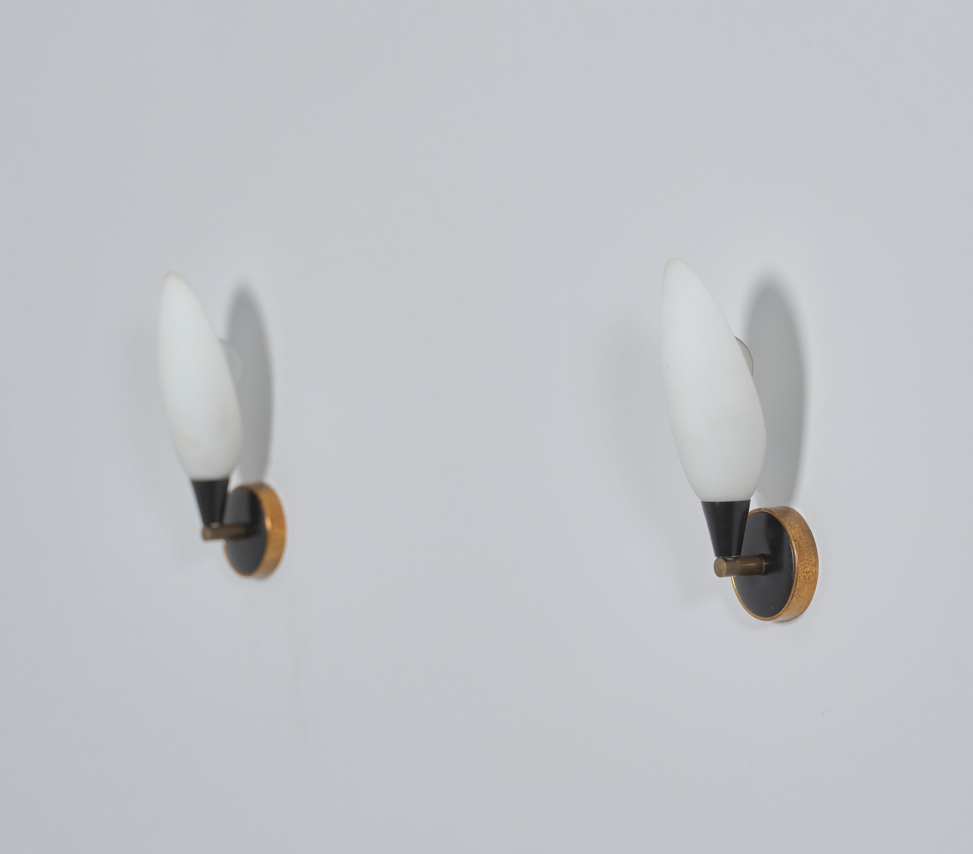 Mid-20th Century Italian 1950s Wall Sconces - Pair of Modern Style Wall lamps
