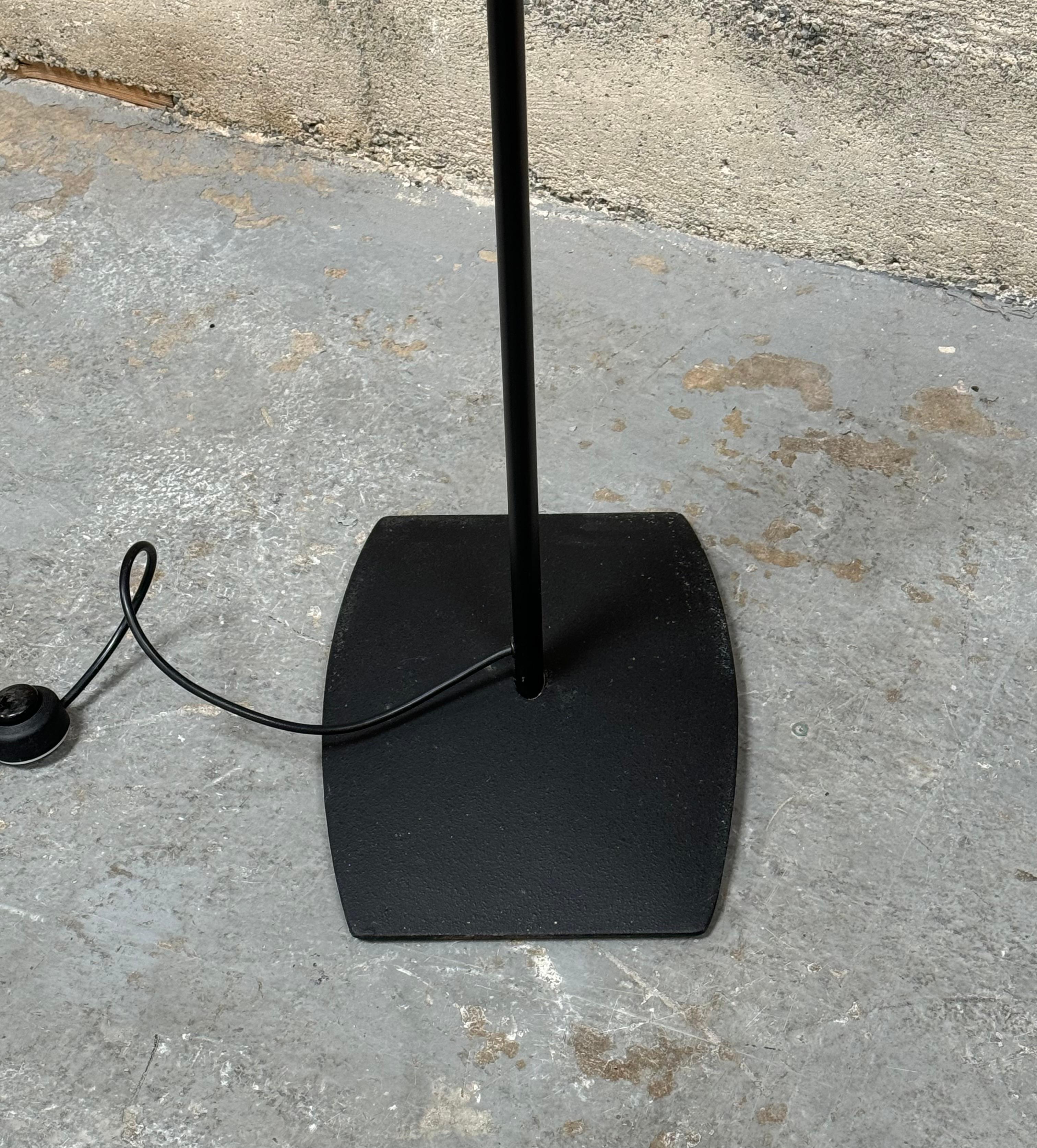Lámpara de pie Italiana Luce Circa 1990s Italiano en venta