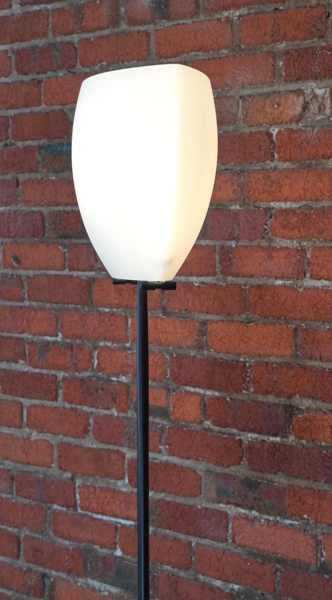 Lámpara de pie Italiana Luce Circa 1990s en venta 1