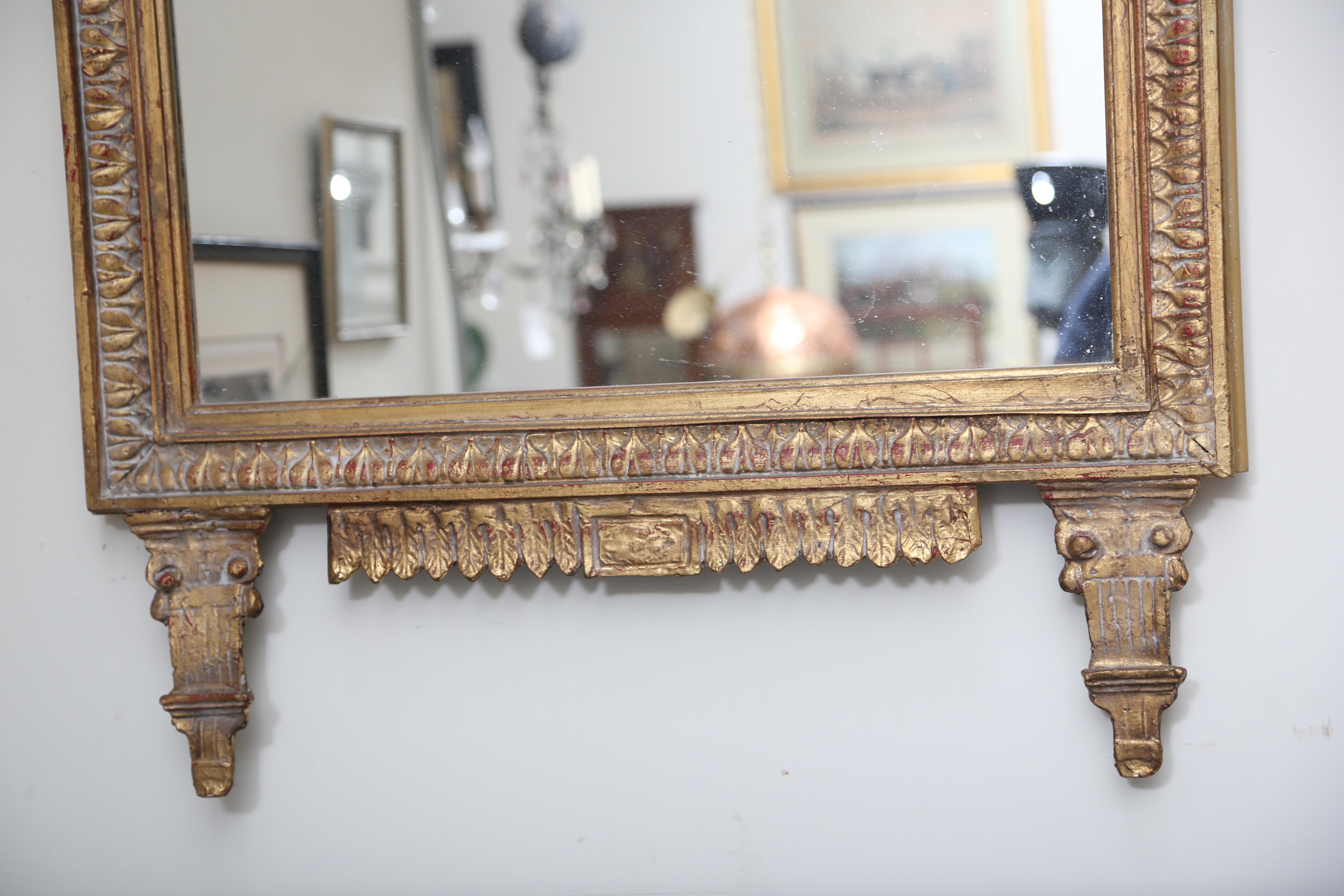 Italianate Giltwood Mirror Hand Carved in the Neo-Classical Fashion In Good Condition In West Palm Beach, FL