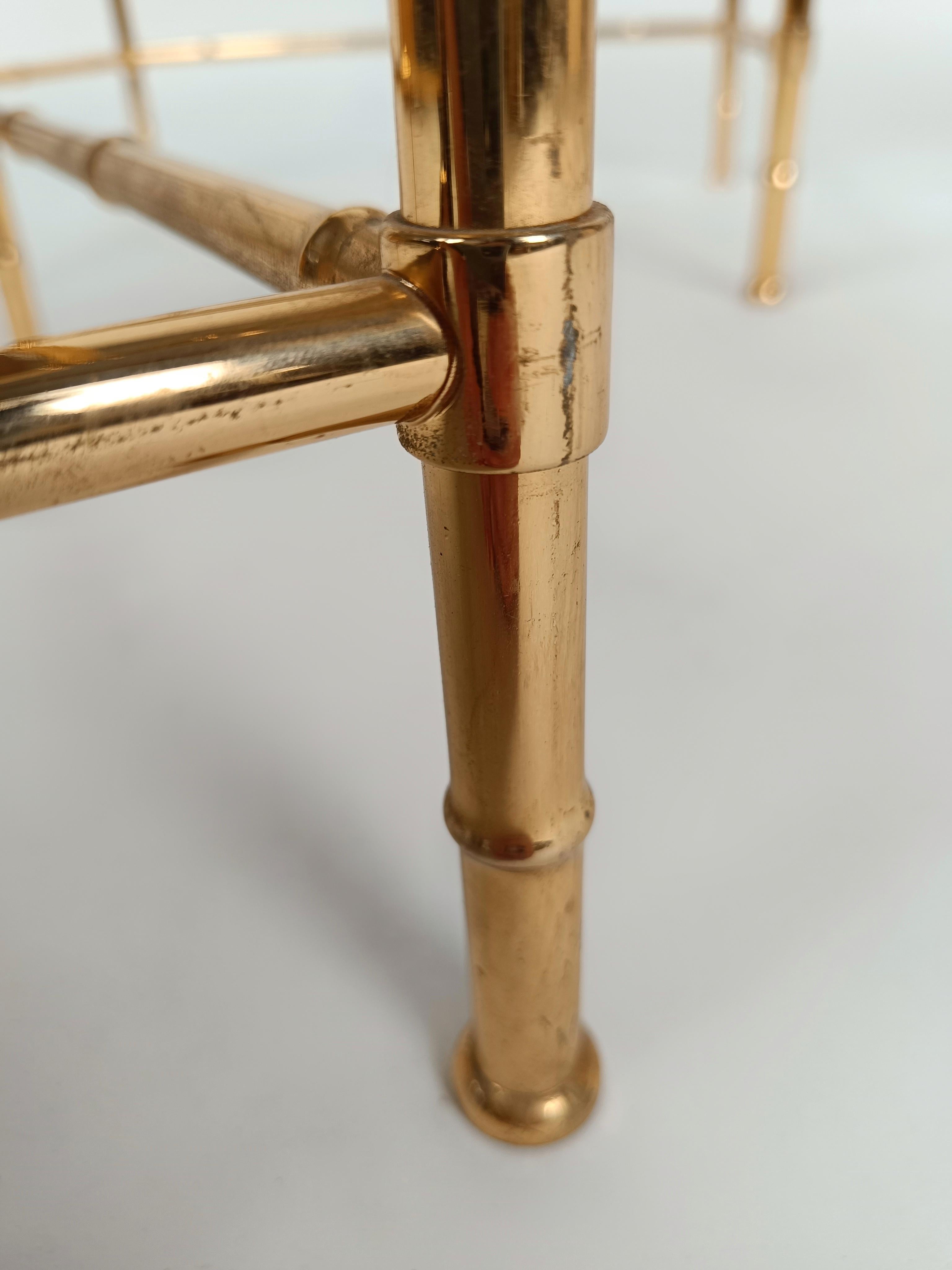 Italiano Midcentury Nesting Table in Brass Faux Bamboo and Fumè Mirrored Glass For Sale 8