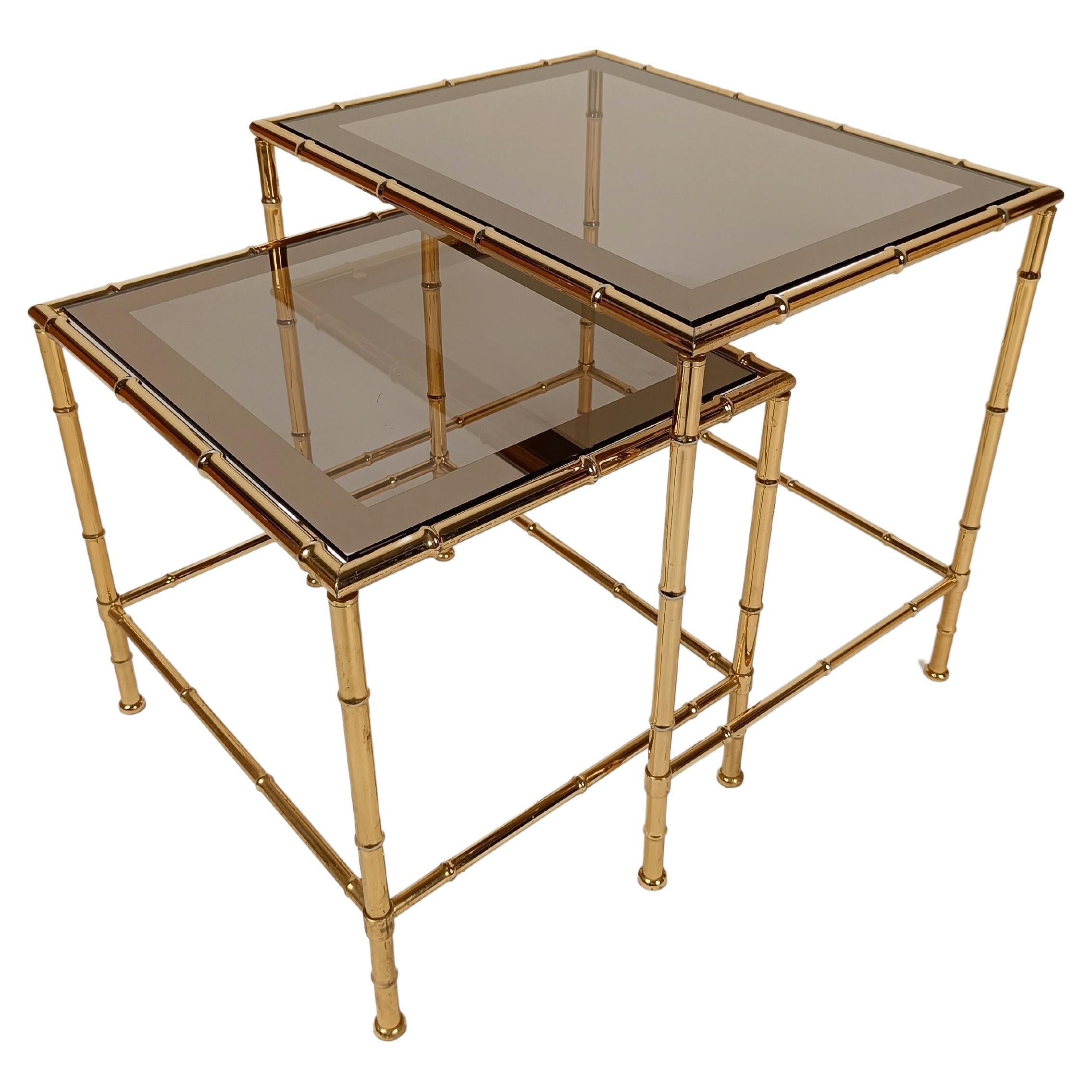 Italiano Midcentury Nesting Table in Brass Faux Bamboo and Fumè Mirrored Glass For Sale