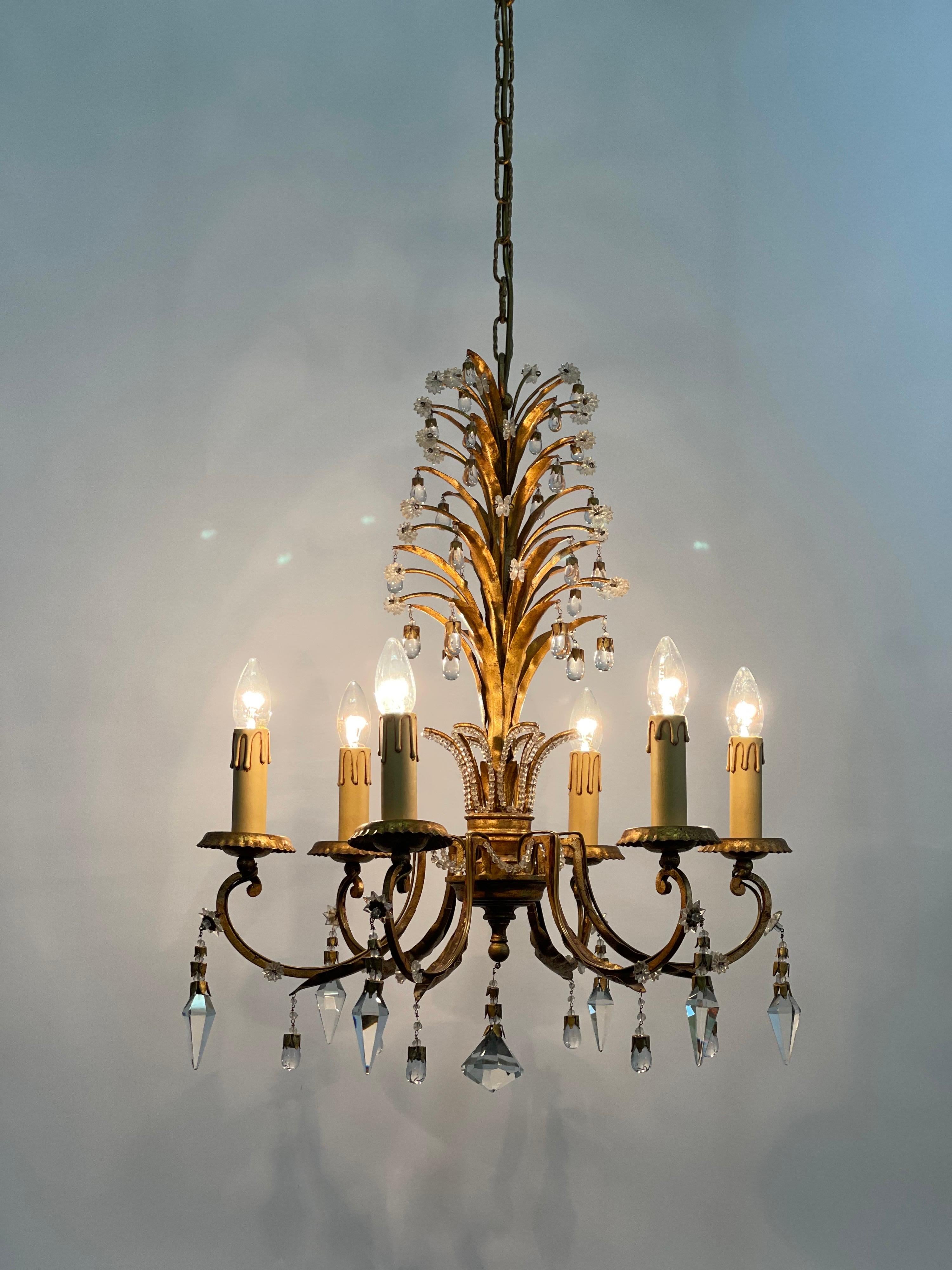 Italian Gilt Iron and Lead Crystal Chandelier by G.Banci,  circa 1970s For Sale 4