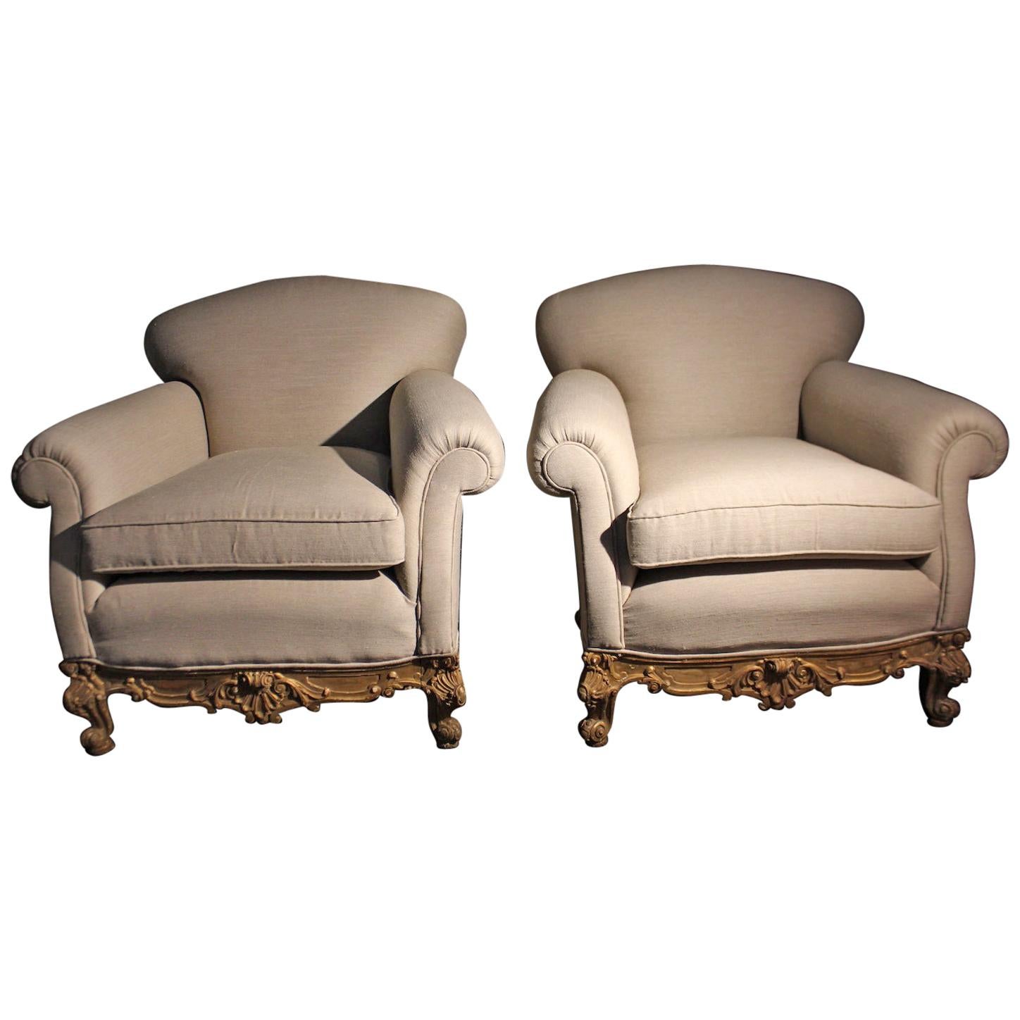 Italians Midcentury Pair of Baroque Style Armchairs in Linen and Golden Walnut For Sale