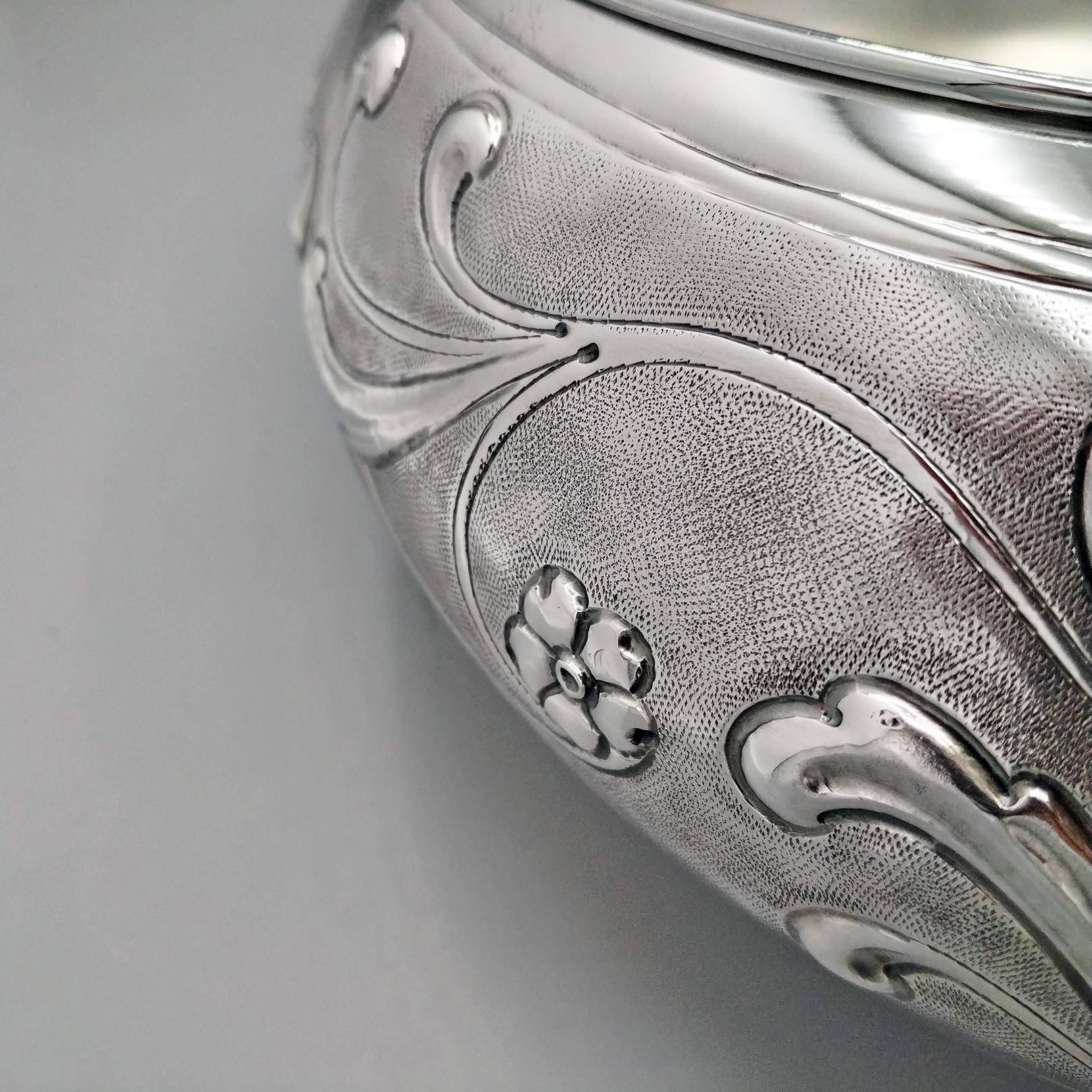 ItalienSterling Silber Tafelaufsatz mit Ranken und Blumen im Angebot 2