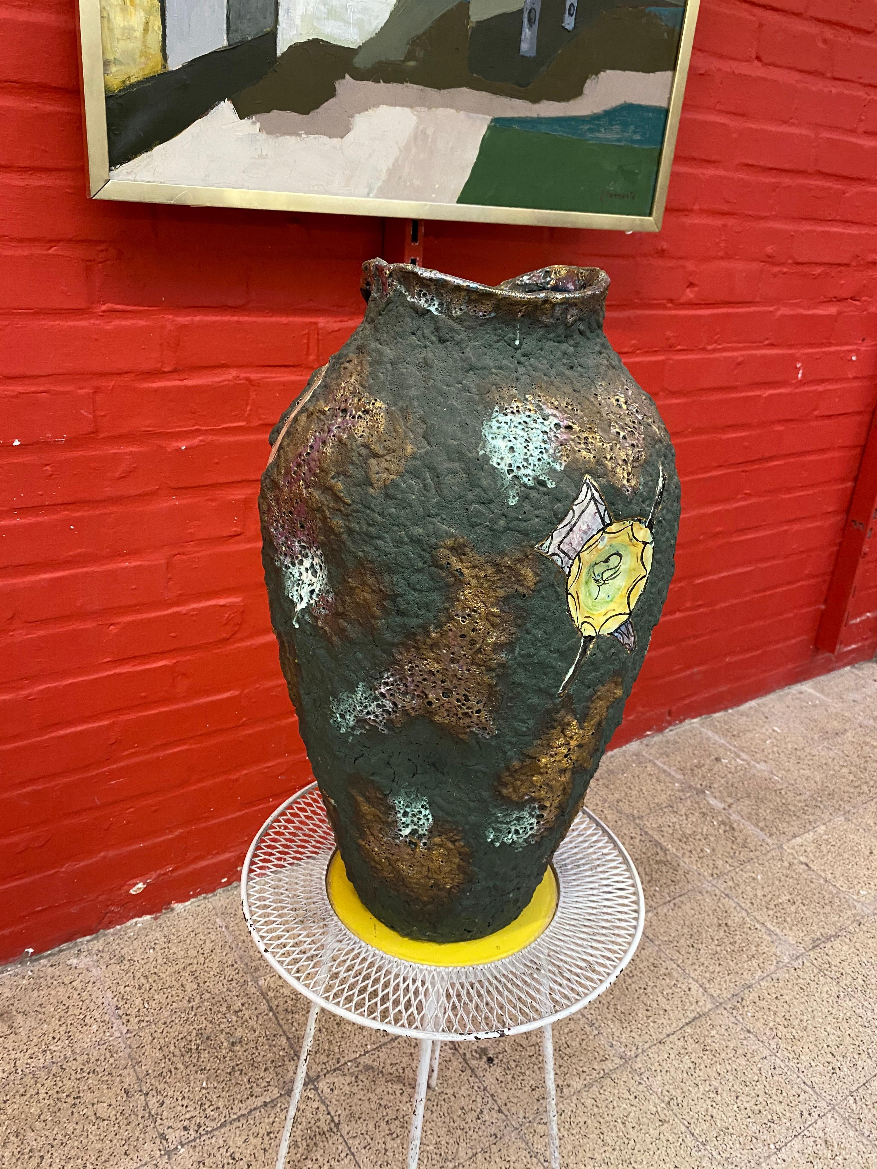 Italie, Very Large Ceramic Vase circa 1950/1960, Signature to Identify For Sale 4