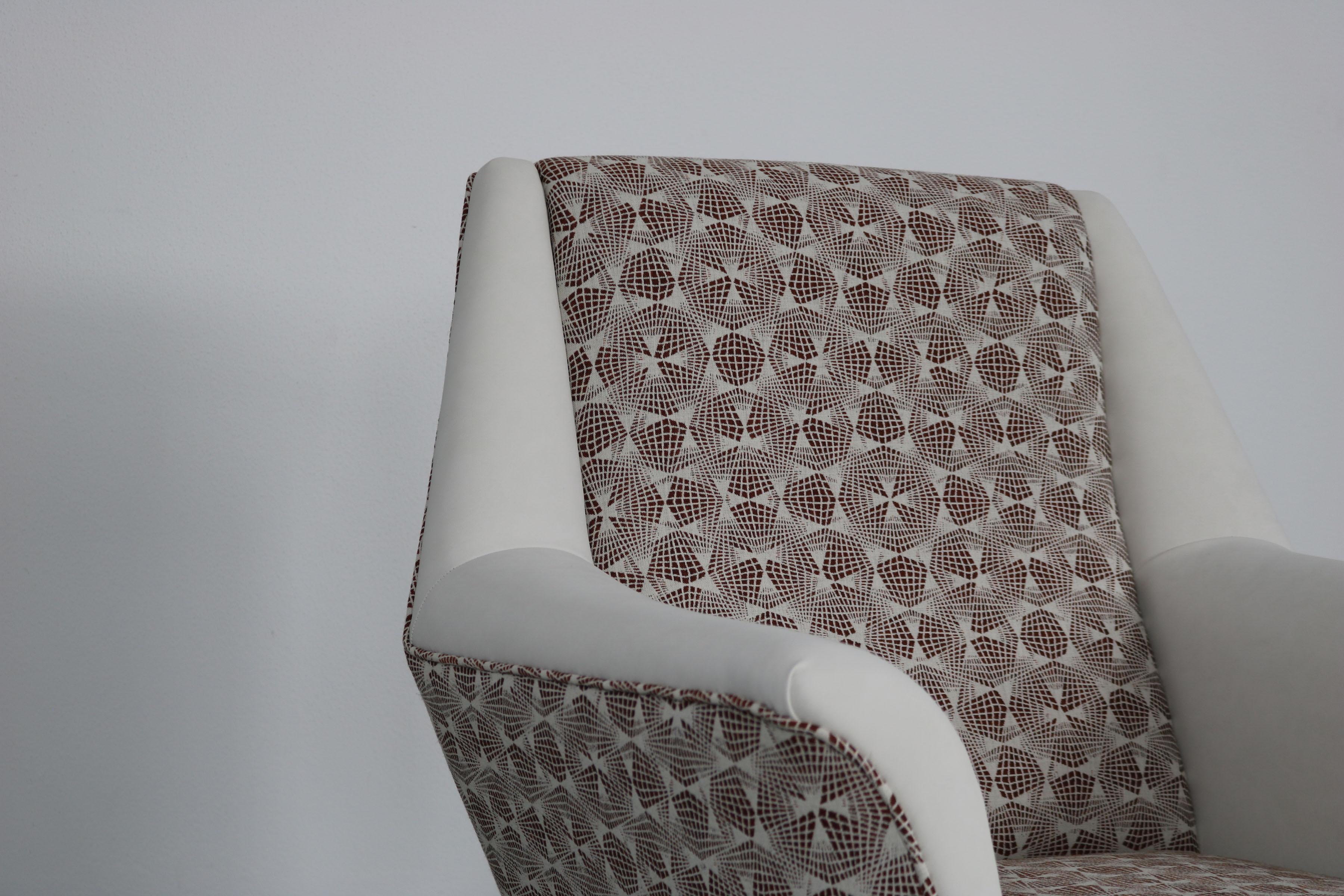 Italien Reupholstered Armchair, 1950s For Sale 10